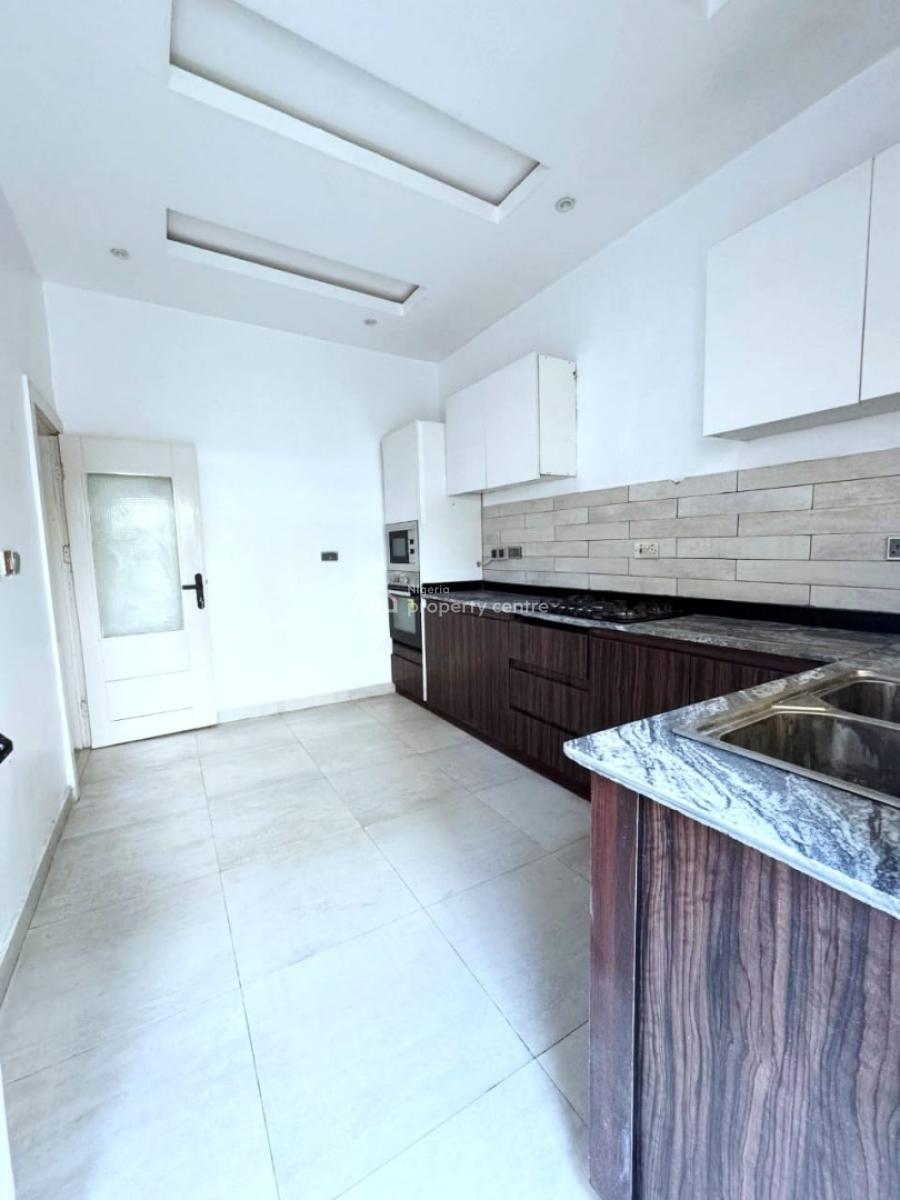 This 4-bedroom Semi-detached House, Ikate Elegushi, Lekki, Lagos, Semi-detached Duplex for Rent