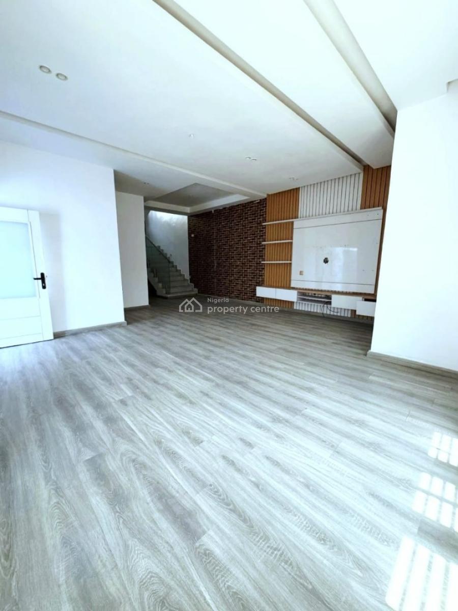 This 4-bedroom Semi-detached House, Ikate Elegushi, Lekki, Lagos, Semi-detached Duplex for Rent