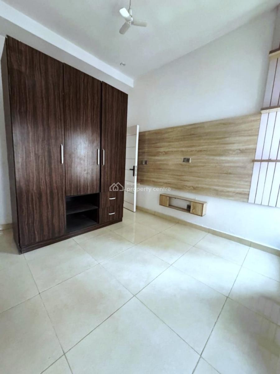 This 4-bedroom Semi-detached House, Ikate Elegushi, Lekki, Lagos, Semi-detached Duplex for Rent