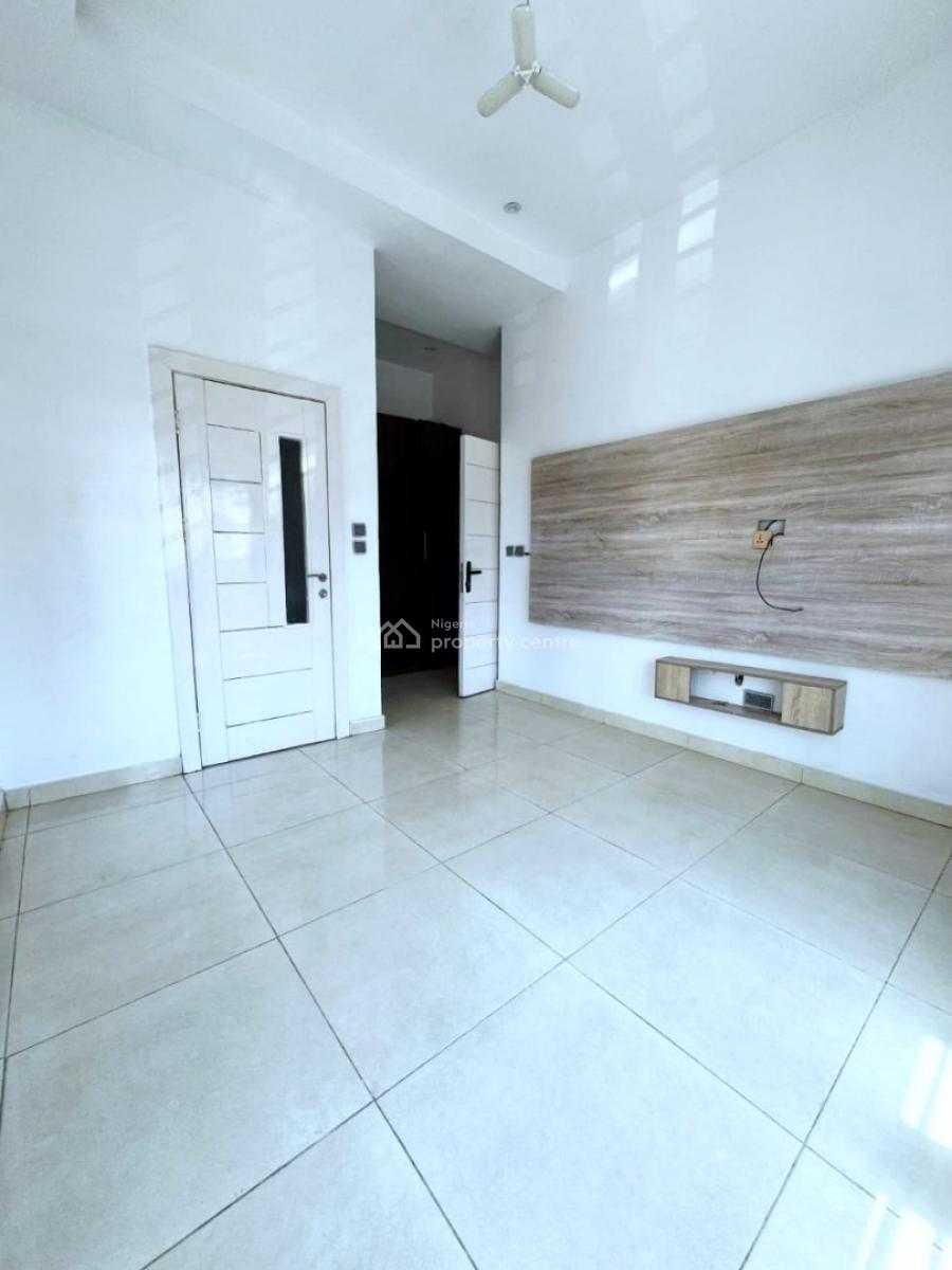 This 4-bedroom Semi-detached House, Ikate Elegushi, Lekki, Lagos, Semi-detached Duplex for Rent