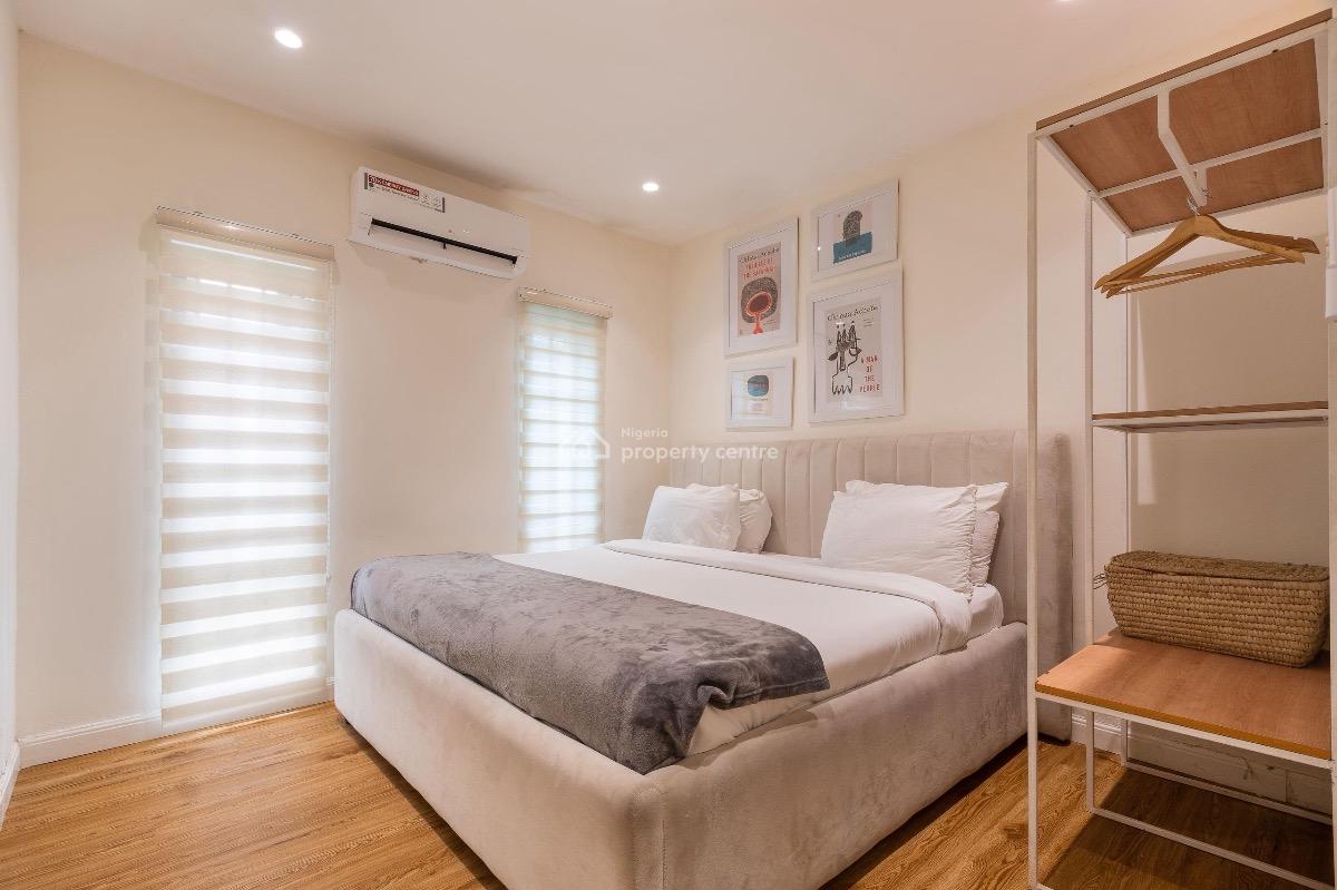 Beautiful 1 Bedroom Apartment with Swimming Pool and Gym, Lekki Phase 1, Lekki, Lagos, Flat / Apartment Short Let