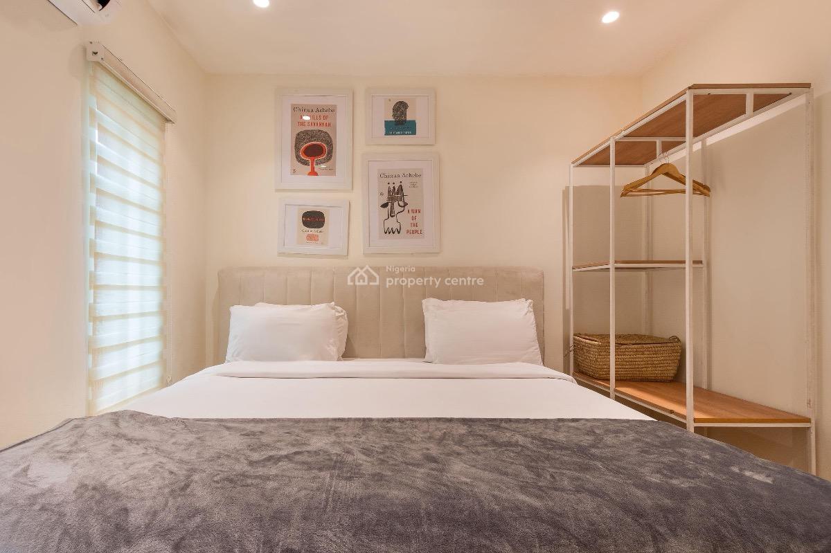 Beautiful 1 Bedroom Apartment with Swimming Pool and Gym, Lekki Phase 1, Lekki, Lagos, Flat / Apartment Short Let