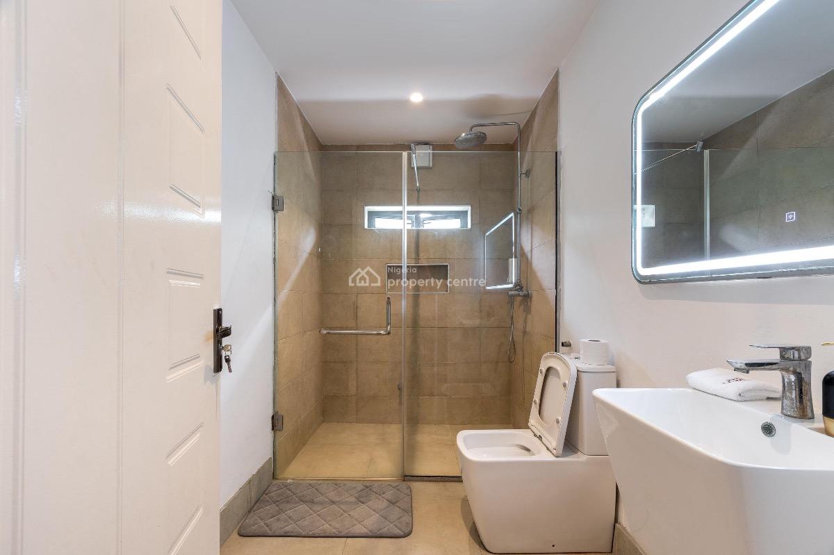 Beautiful 1 Bedroom Apartment with Swimming Pool and Gym, Lekki Phase 1, Lekki, Lagos, Flat / Apartment Short Let