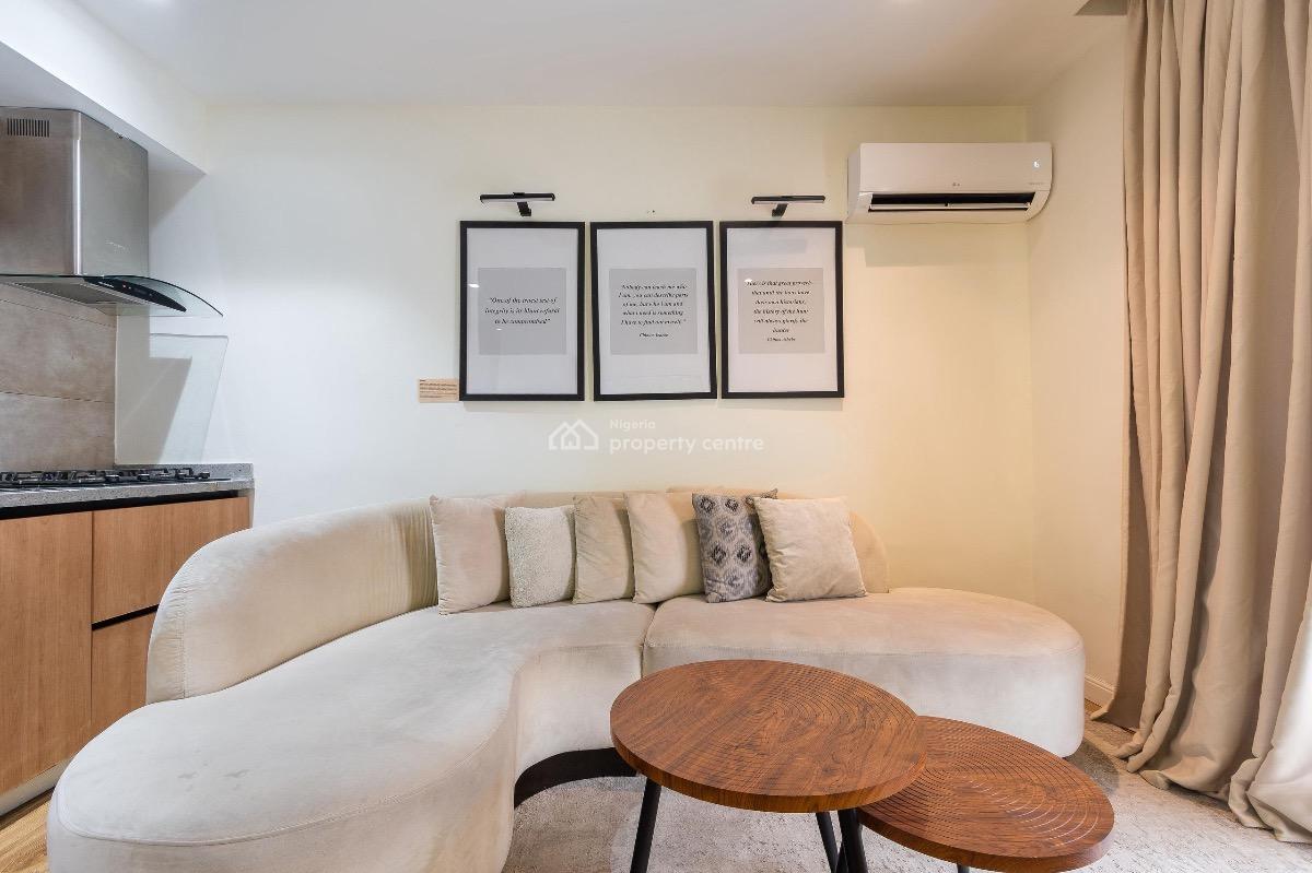 Beautiful 1 Bedroom Apartment with Swimming Pool and Gym, Lekki Phase 1, Lekki, Lagos, Flat / Apartment Short Let