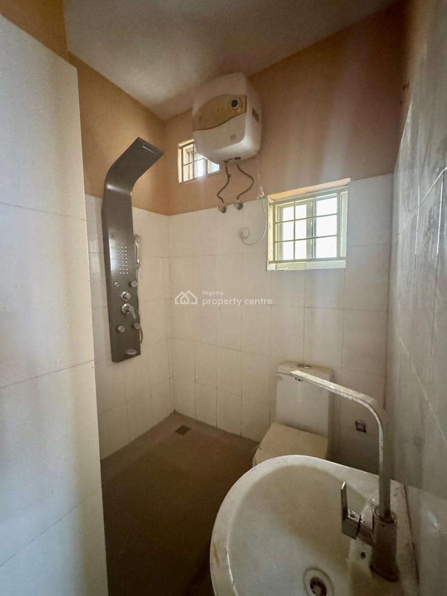 Well Renovated 2  Bedroom Apartment, Asokoro District, Abuja, Flat / Apartment for Rent