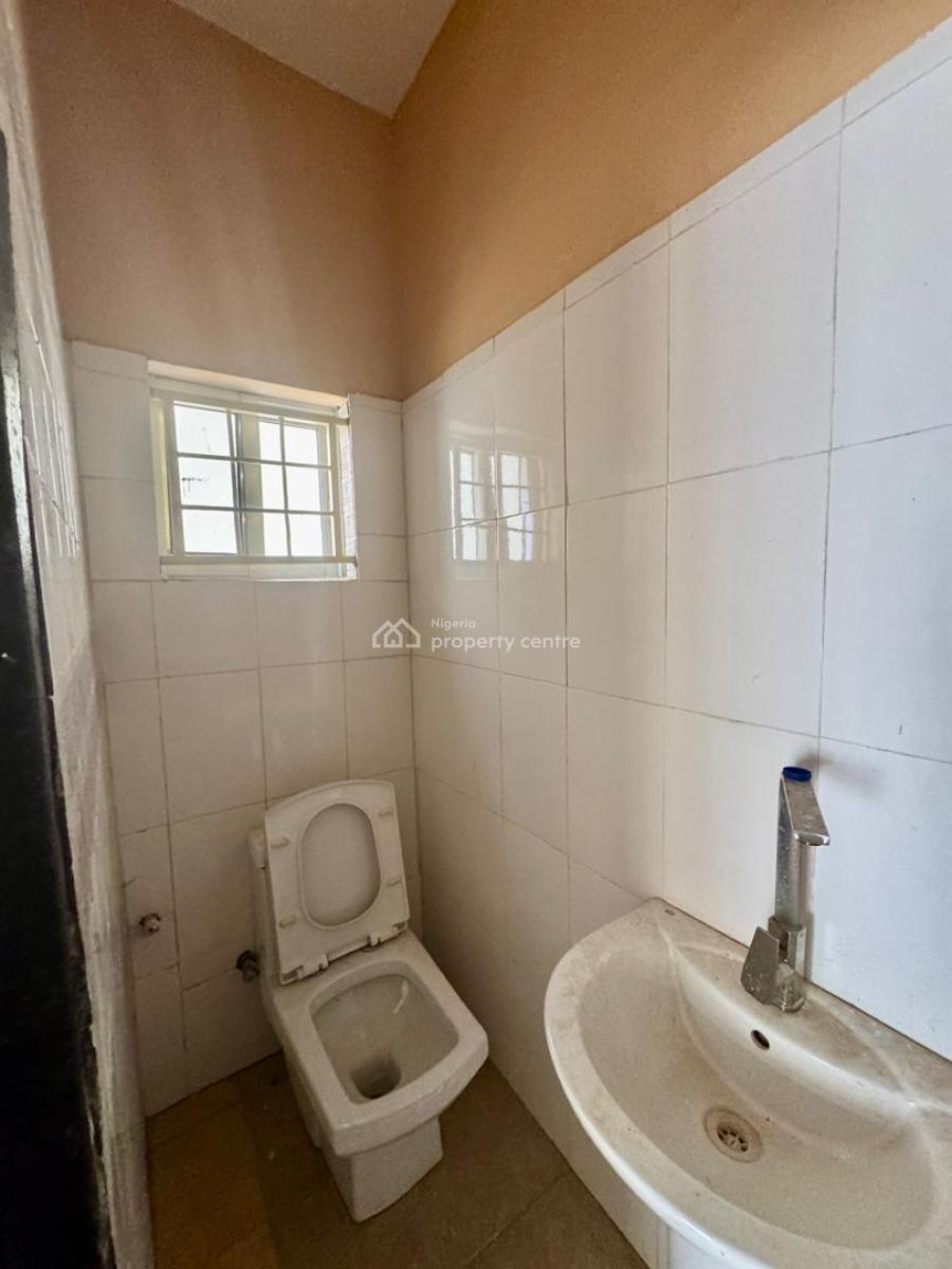 Well Renovated 2  Bedroom Apartment, Asokoro District, Abuja, Flat / Apartment for Rent