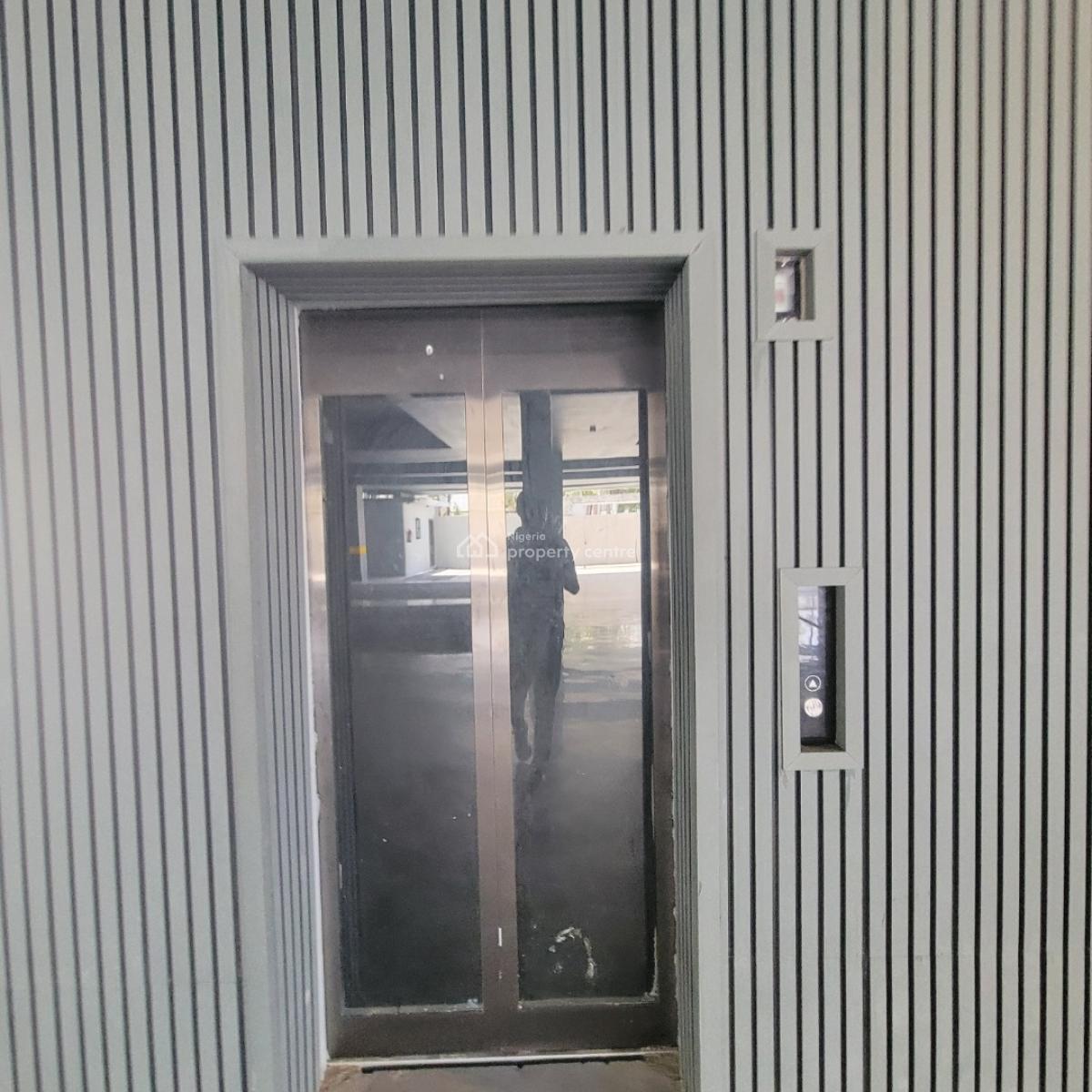 Exquisite 2bedroom Apartment with a Pool and Gym Elevator, Lekki Phase 1, Lekki, Lagos, Flat / Apartment for Sale