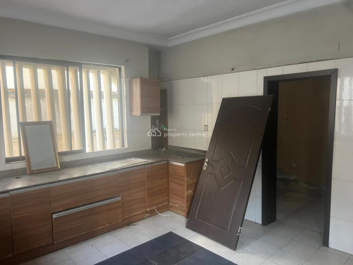 Self Compound 4 Bedroom Semi-detached House with 2 Rooms Bq, Lekki Phase 1, Lekki, Lagos, Semi-detached Duplex for Rent