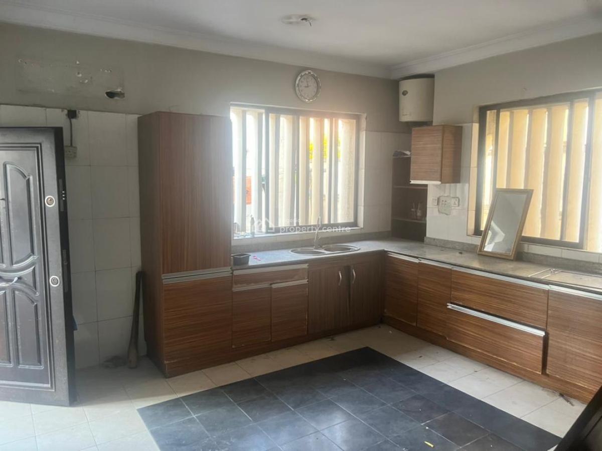 Self Compound 4 Bedroom Semi-detached House with 2 Rooms Bq, Lekki Phase 1, Lekki, Lagos, Semi-detached Duplex for Rent