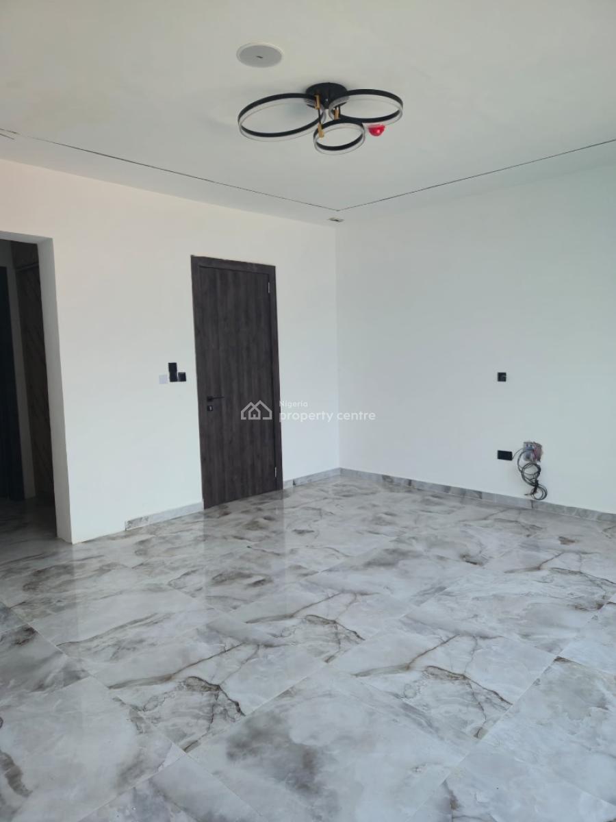 4 Bedroom Terrace Duplex with Bq for Distress, Off Admiralty, Lekki Phase 1, Lekki Phase 1, Lekki, Lagos, Terraced Duplex for Sale