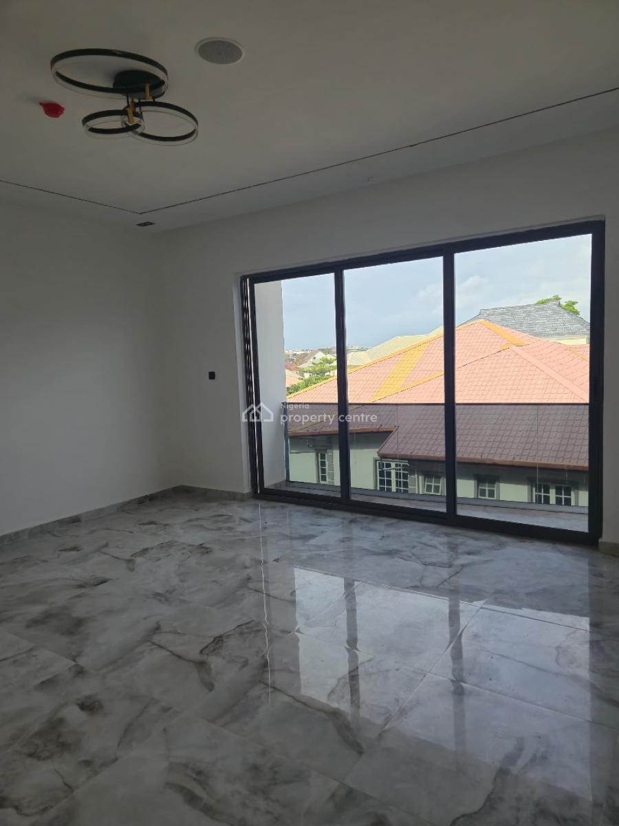 4 Bedroom Terrace Duplex with Bq for Distress, Off Admiralty, Lekki Phase 1, Lekki Phase 1, Lekki, Lagos, Terraced Duplex for Sale