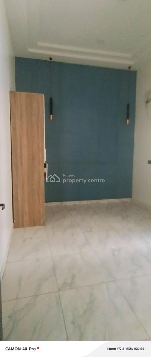 Room Shared Apartment, Prince Kazeem Eletu Street, Osapa, Lekki, Lagos, Self Contain (single Rooms) for Rent