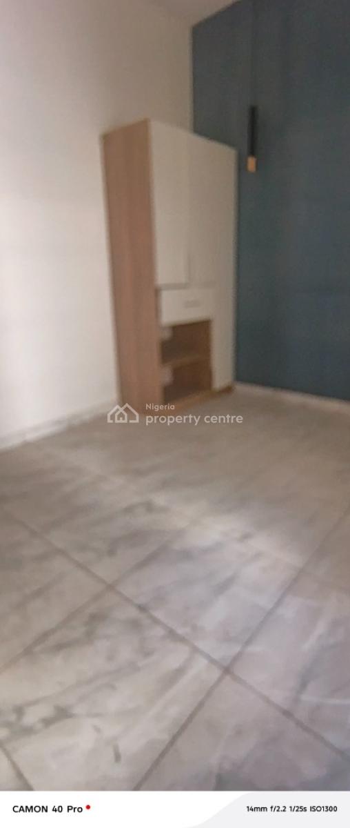 Room Shared Apartment, Prince Kazeem Eletu Street, Osapa, Lekki, Lagos, Self Contain (single Rooms) for Rent