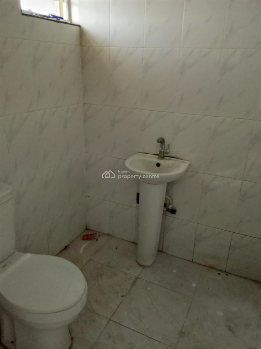 Well Maintained 2 Bedroom Flat, Ologunfe, Awoyaya, Ibeju Lekki, Lagos, Flat / Apartment for Rent