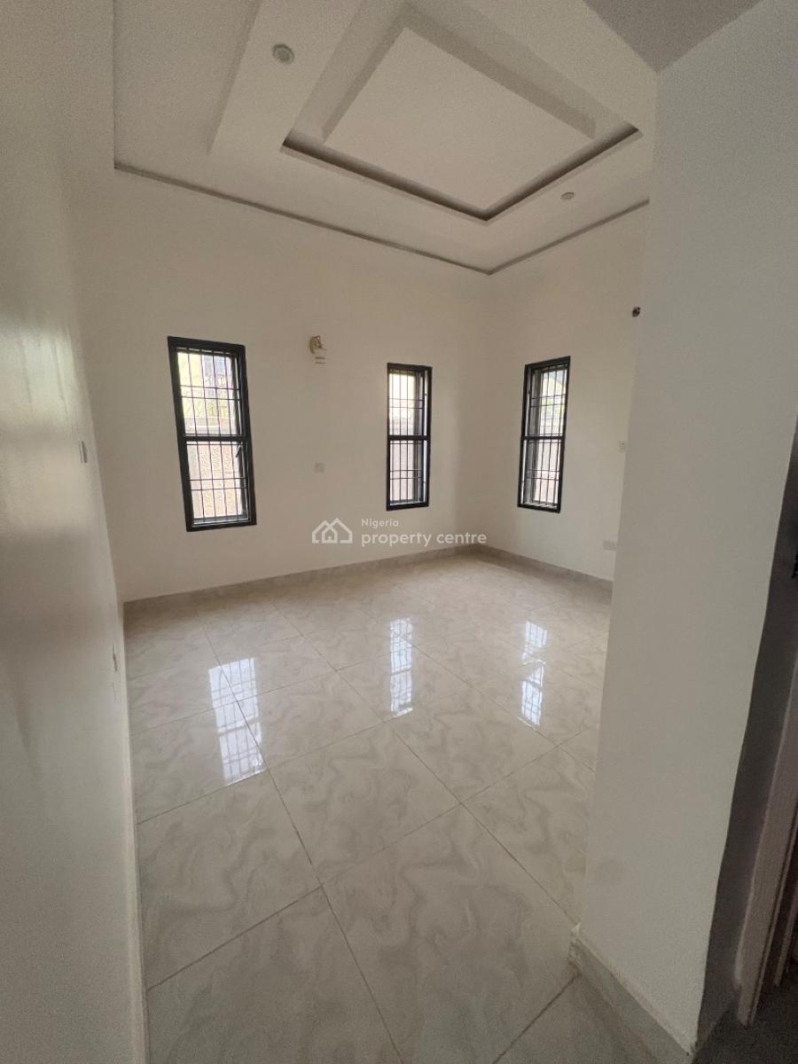 6-bedroom Duplex, Lugbe District, Abuja, Detached Duplex for Sale