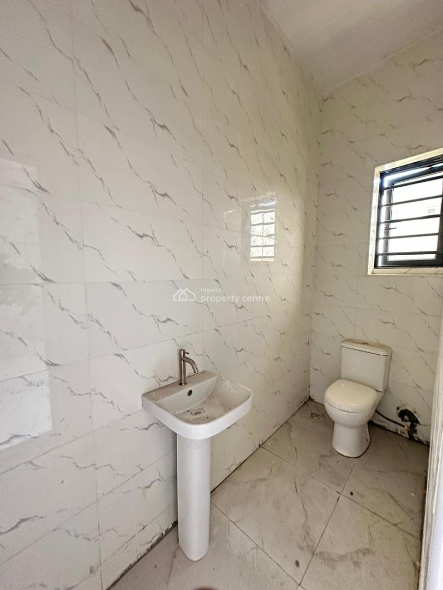 Elegant  Spacious 1 Bedroom Apartment in a Secure Estate, Ilaje, Ajah, Lagos, Flat / Apartment for Sale