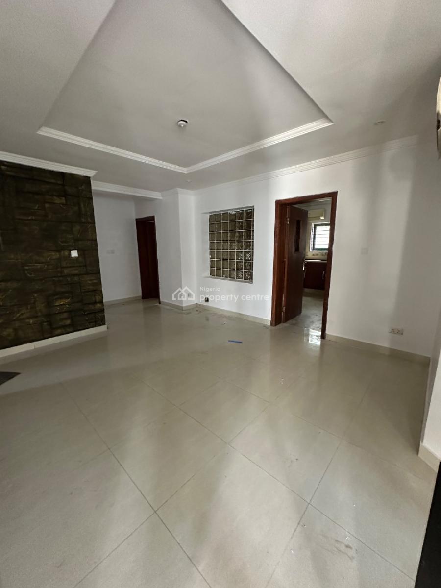 Nice 3 Bedroom Apartment with Bq, Castle and Temple Drive, Lekki Phase 1, Lekki, Lagos, Flat / Apartment for Rent