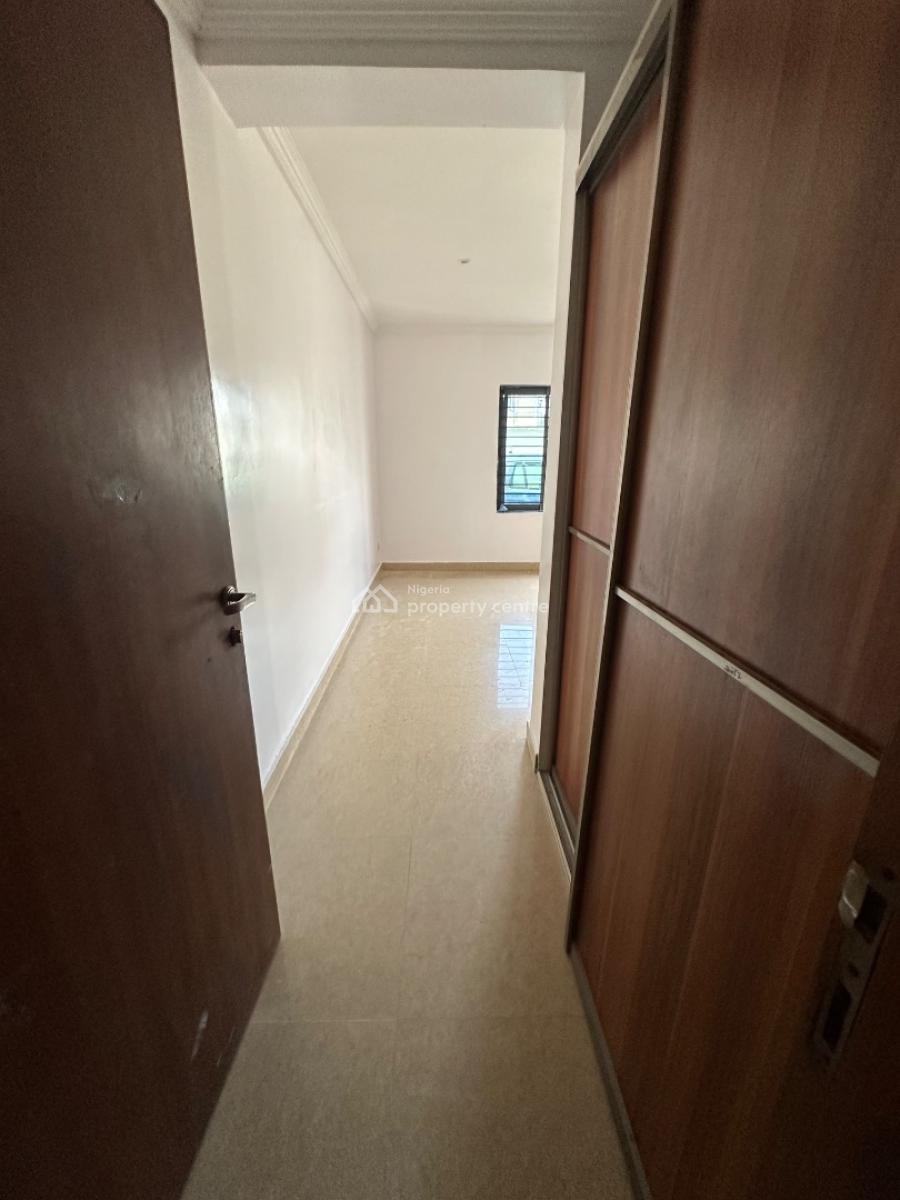 Nice 3 Bedroom Apartment with Bq, Castle and Temple Drive, Lekki Phase 1, Lekki, Lagos, Flat / Apartment for Rent