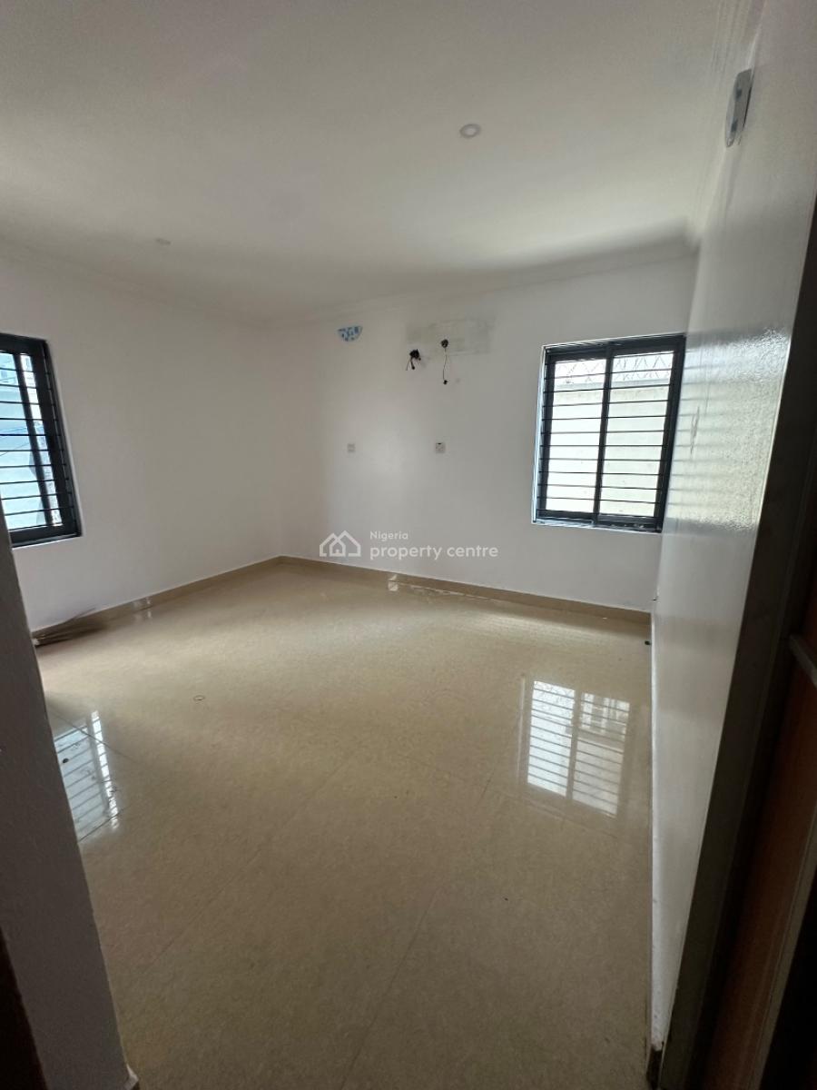 Nice 3 Bedroom Apartment with Bq, Castle and Temple Drive, Lekki Phase 1, Lekki, Lagos, Flat / Apartment for Rent