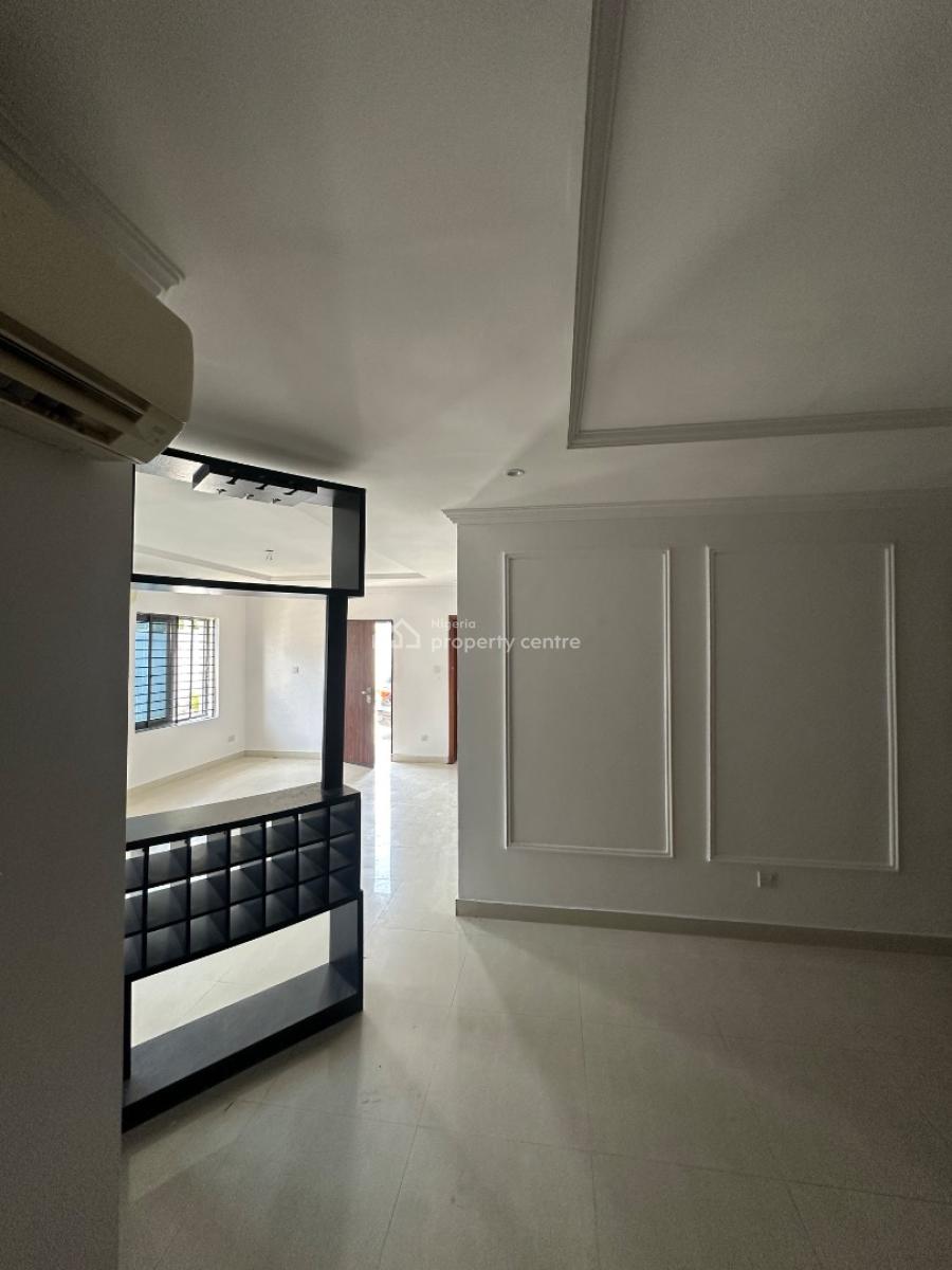 Nice 3 Bedroom Apartment with Bq, Castle and Temple Drive, Lekki Phase 1, Lekki, Lagos, Flat / Apartment for Rent