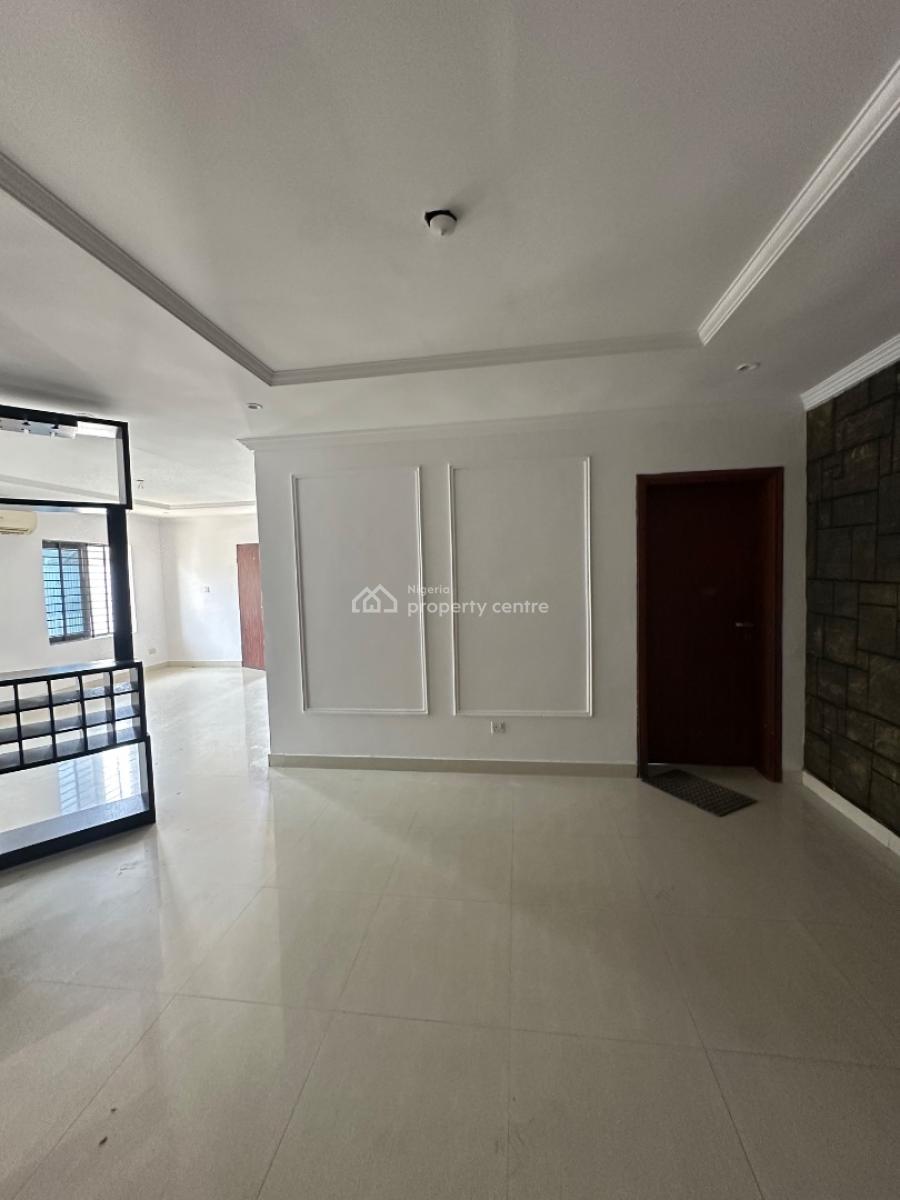 Nice 3 Bedroom Apartment with Bq, Castle and Temple Drive, Lekki Phase 1, Lekki, Lagos, Flat / Apartment for Rent