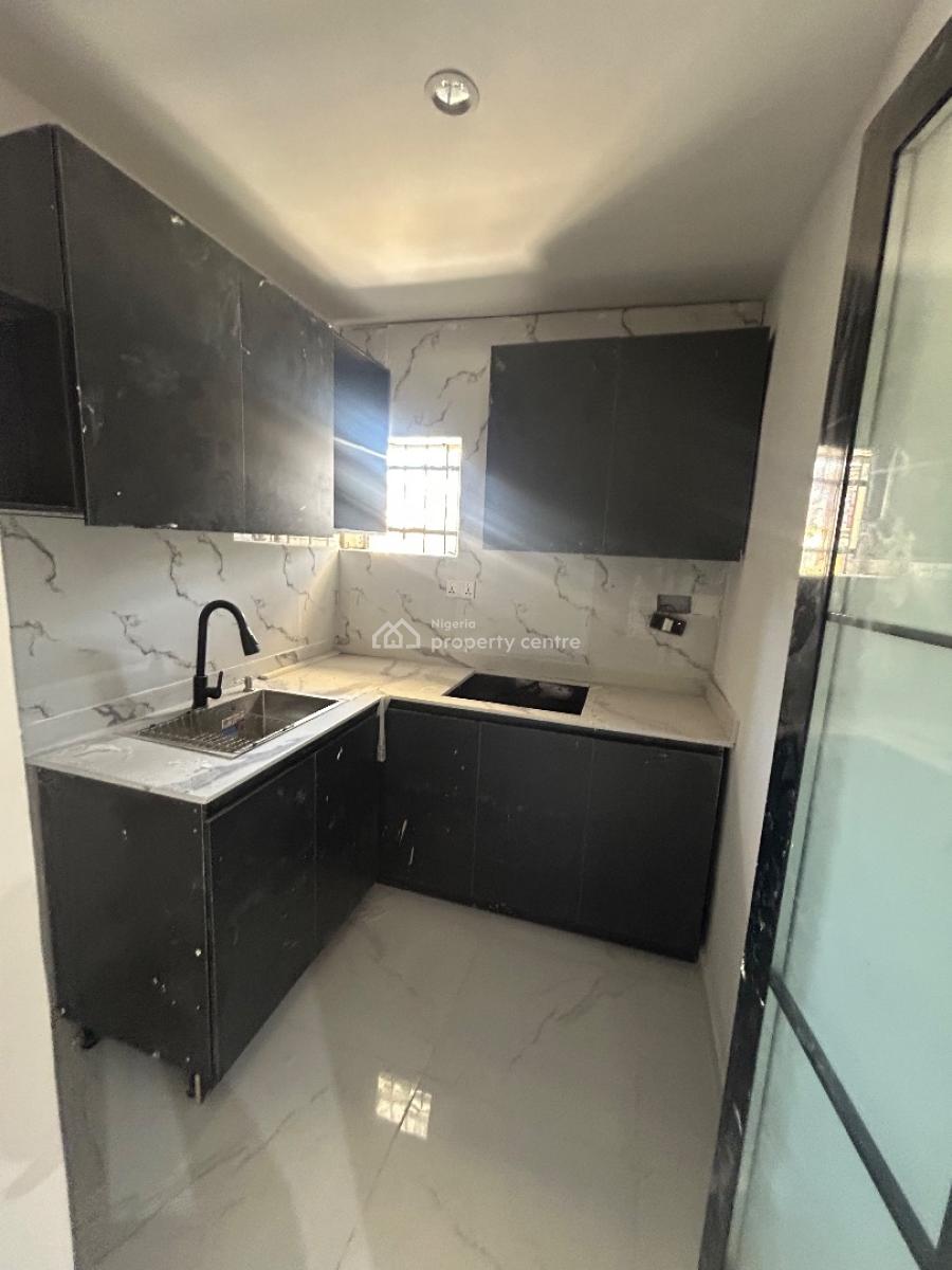 Well Maintained and Spacious 2 Bedroom Apartment, Oniru, Victoria Island (vi), Lagos, Flat / Apartment for Rent