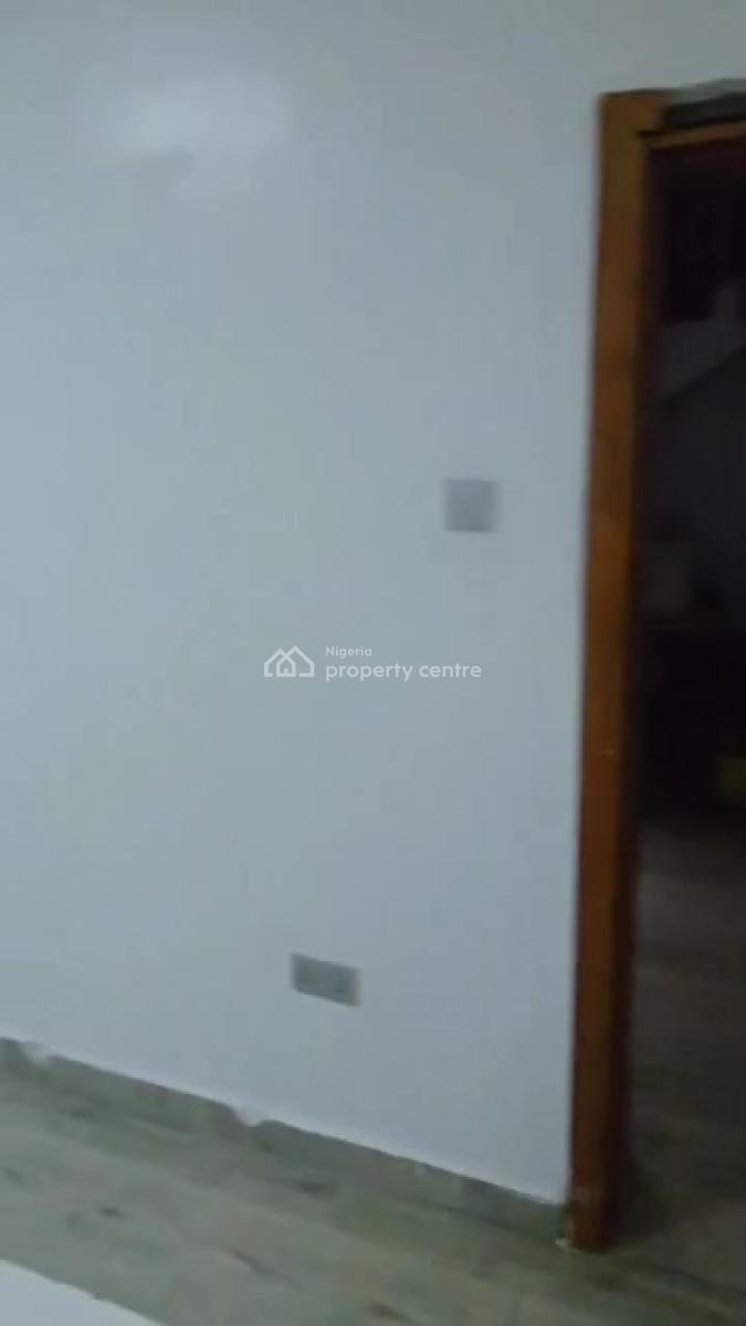 Office/commercial Space Measuring 57.29sqm+ 2 Toilets Ground Floor, a Series, Lekki Phase 1, Lekki, Lagos, Office Space for Rent