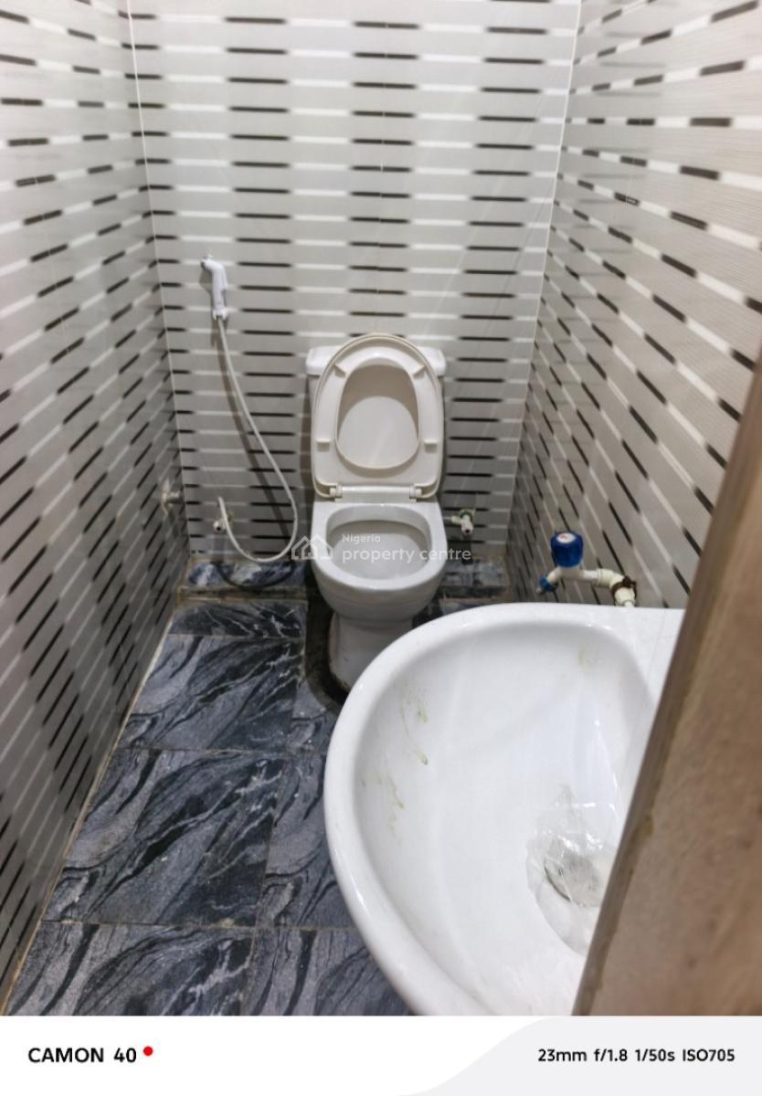 2 Bedroom Flat, Off Moshalashi Bus Stop, Ijesha, Surulere, Lagos, Flat / Apartment for Rent