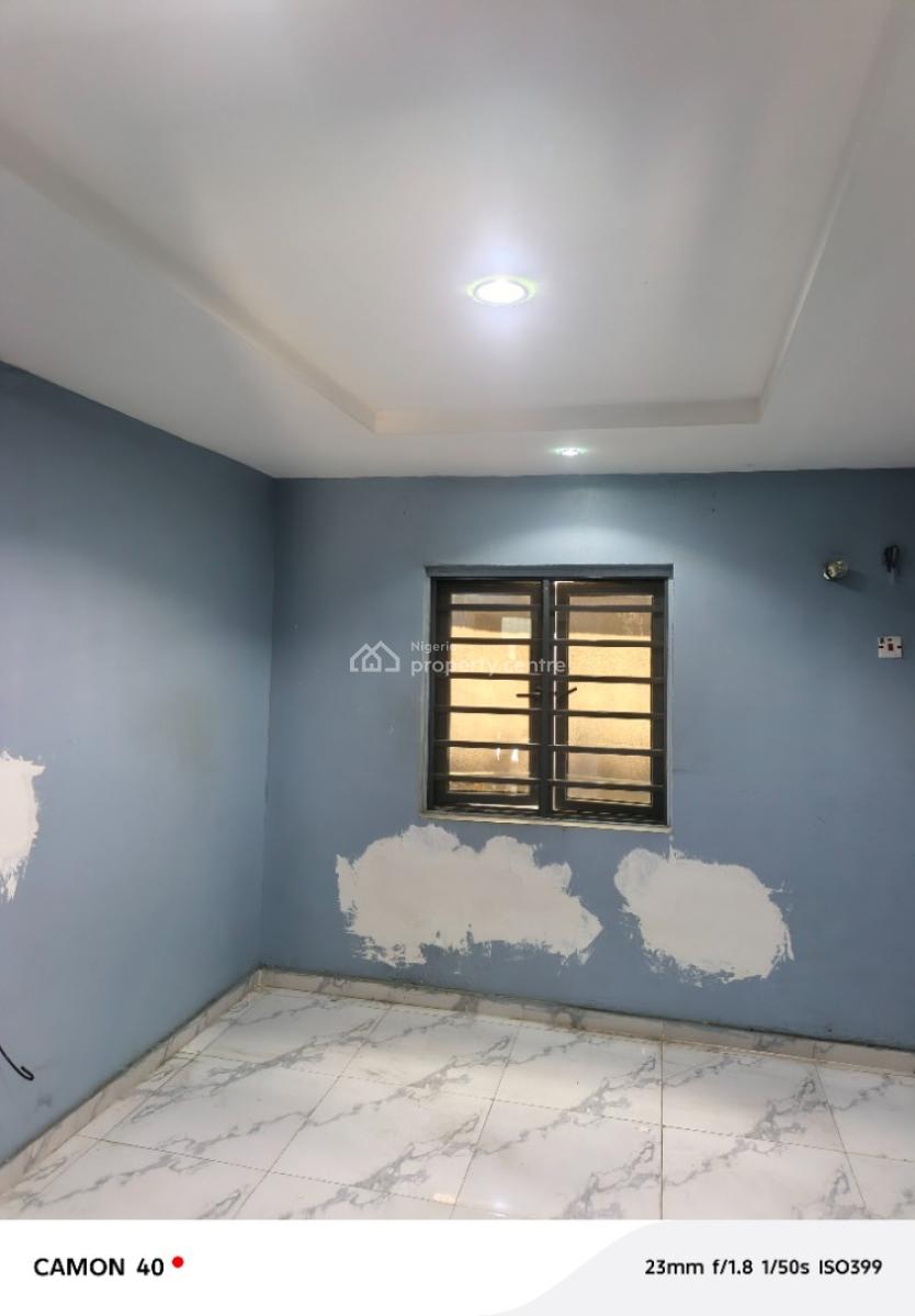 2 Bedroom Flat, Off Moshalashi Bus Stop, Ijesha, Surulere, Lagos, Flat / Apartment for Rent