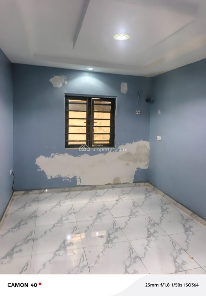 2 Bedroom Flat, Off Moshalashi Bus Stop, Ijesha, Surulere, Lagos, Flat / Apartment for Rent
