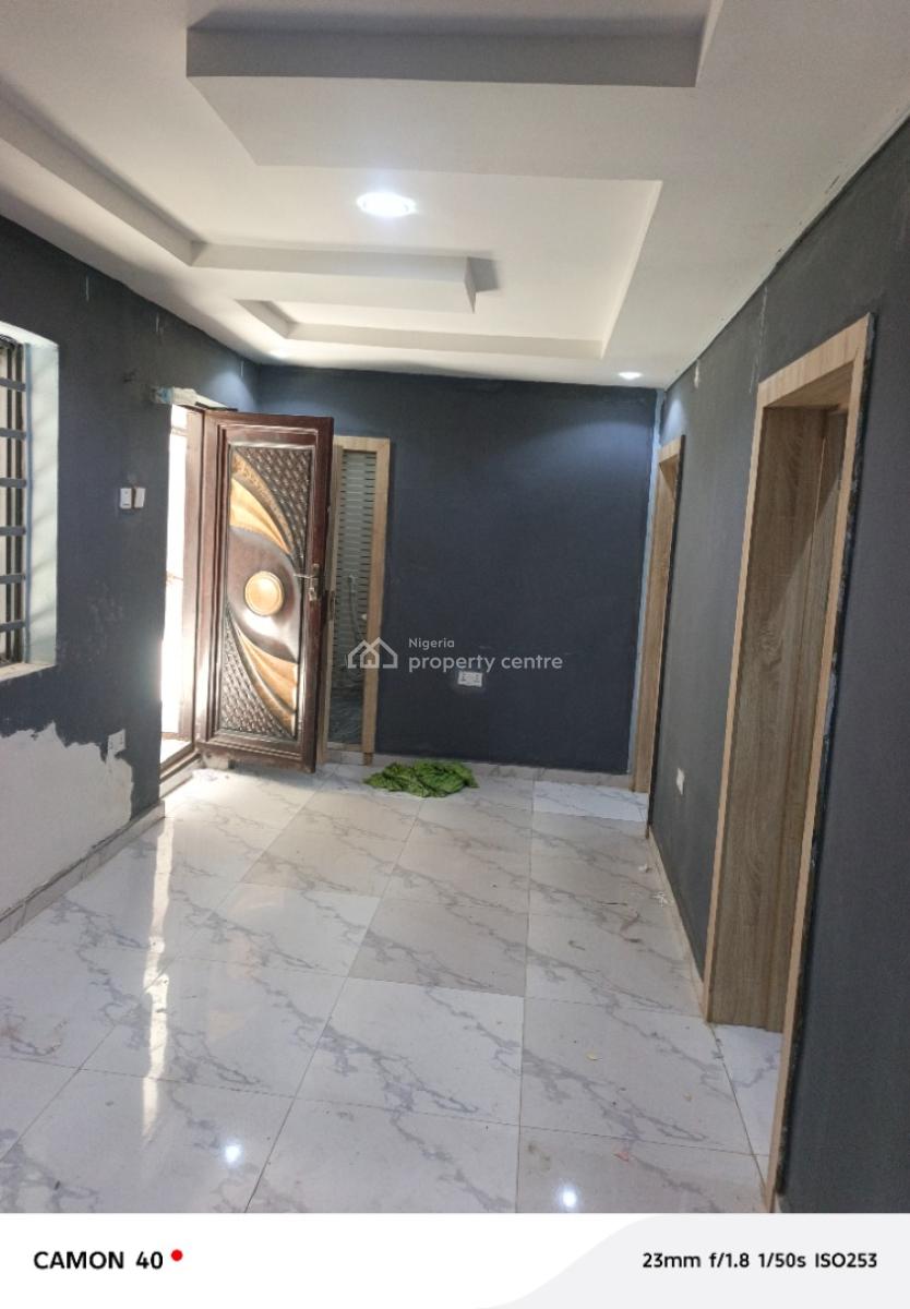 2 Bedroom Flat, Off Moshalashi Bus Stop, Ijesha, Surulere, Lagos, Flat / Apartment for Rent