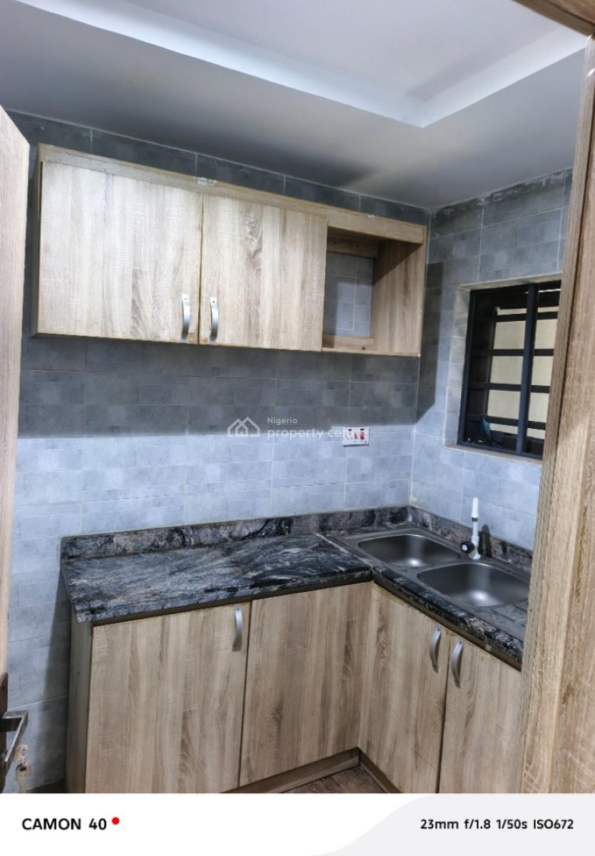 2 Bedroom Flat, Off Moshalashi Bus Stop, Ijesha, Surulere, Lagos, Flat / Apartment for Rent