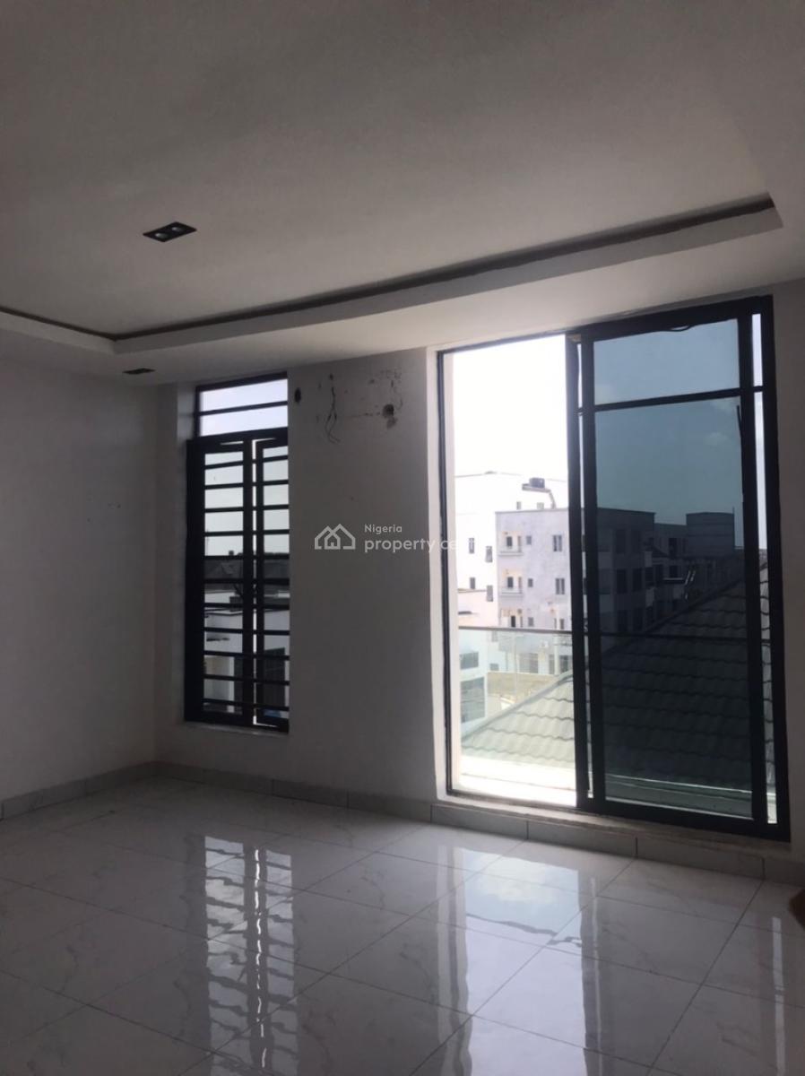 a Well Maintained  2 Bedroom Apartment, Chevron, Lekki, Lagos, Flat / Apartment for Rent