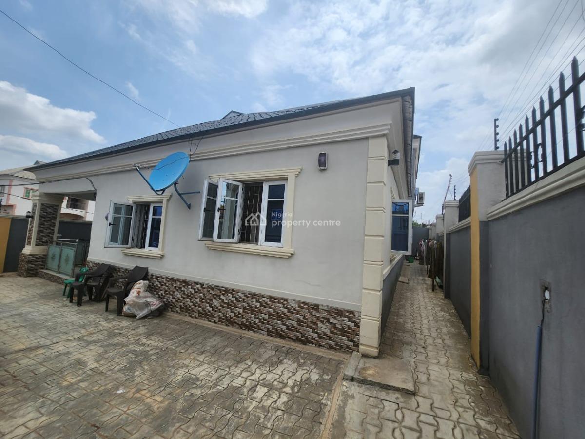 4 Bedroom with Bq and Penthouse, Maberi Idi Ishin Off Ajinde Akala Express Oluyole Extension, Ibadan, Oyo, Detached Bungalow for Sale