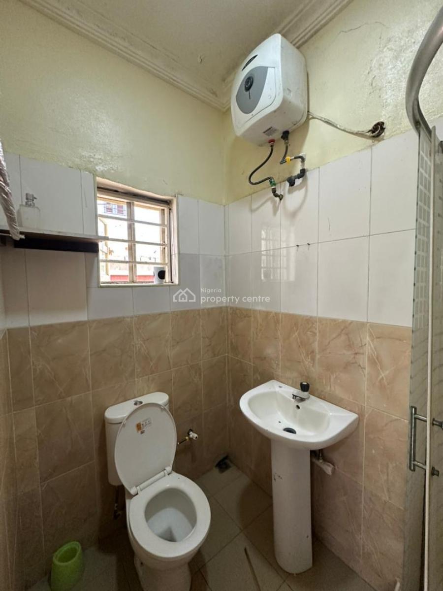 Well Maintained 2 Bedroom Apartment, Orchids, Lekki, Lagos, Flat / Apartment for Rent