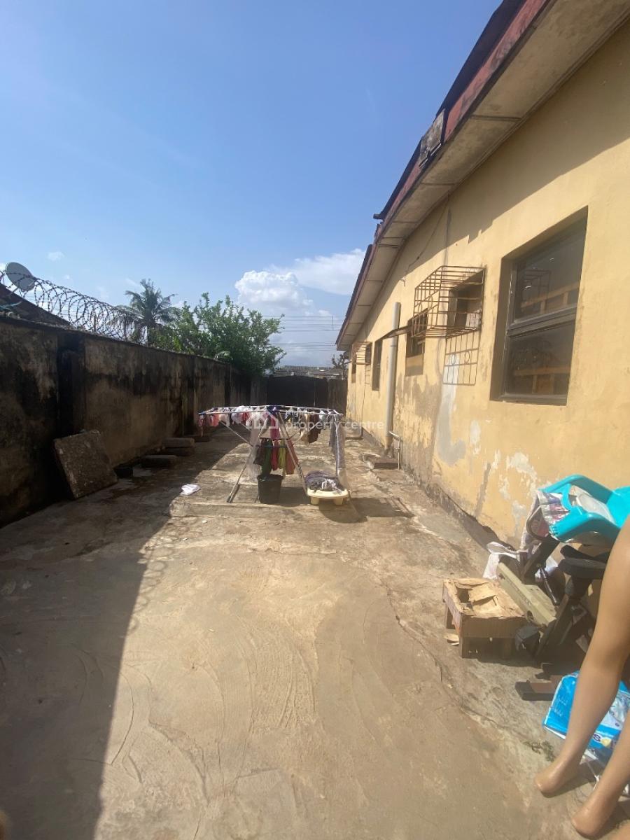 a Decent 3 Bedroom Bungalow, Green Street, Lche, Bungalow Road , Jakande Estate, Oke Afa, Isolo, Lagos, Detached Bungalow for Sale