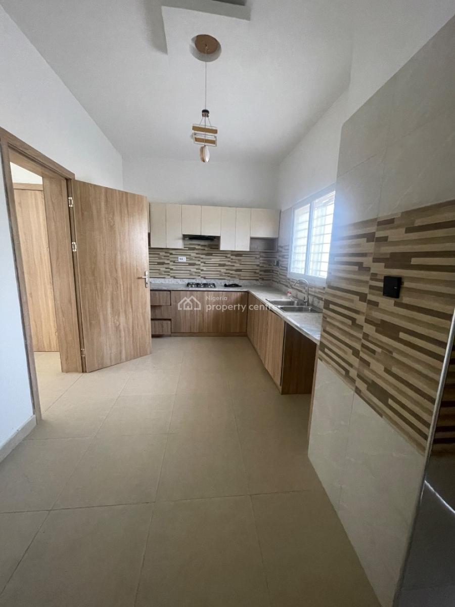 2 Bedroom Apartment, Mobile Road, Ajah, Lagos, Flat / Apartment for Rent