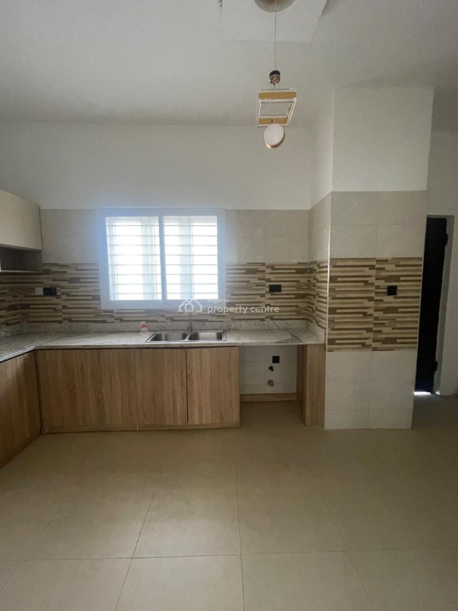 2 Bedroom Apartment, Mobile Road, Ajah, Lagos, Flat / Apartment for Rent