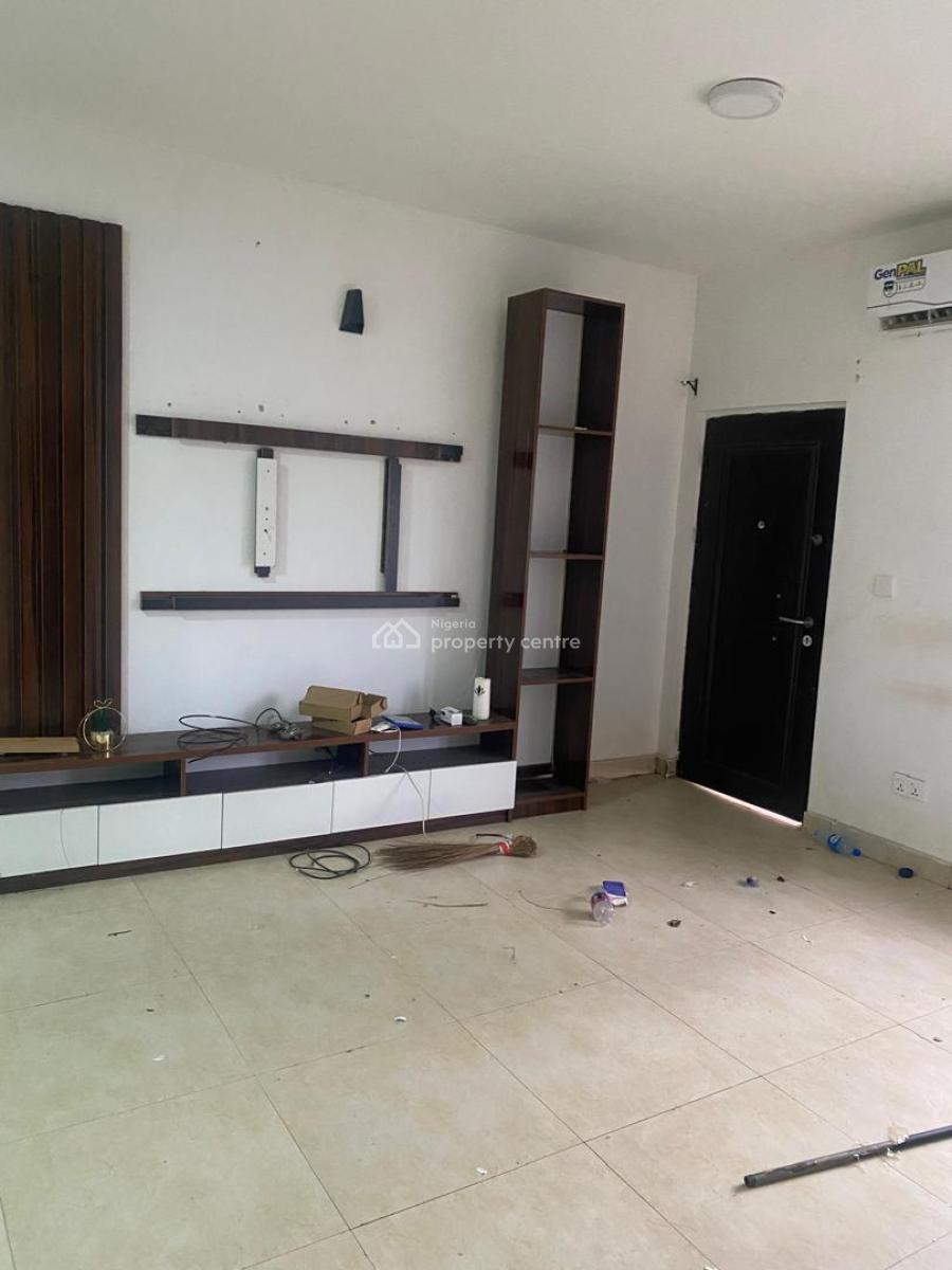 Well Maintained and 2 Bedrooms Flat, Greenbay Estate, Ajah, Ilaje, Ajah, Lagos, Flat / Apartment for Rent