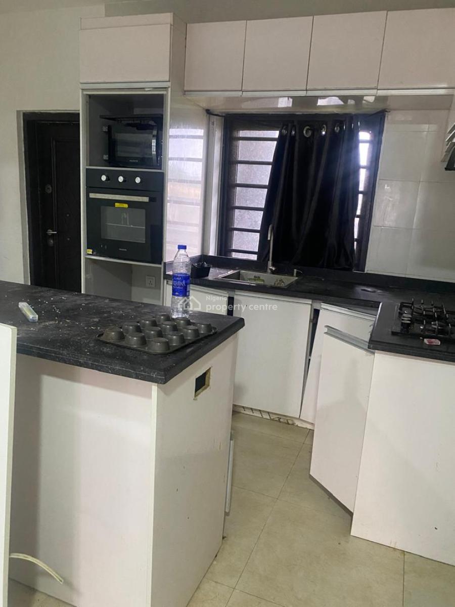 Well Maintained and 2 Bedrooms Flat, Greenbay Estate, Ajah, Ilaje, Ajah, Lagos, Flat / Apartment for Rent