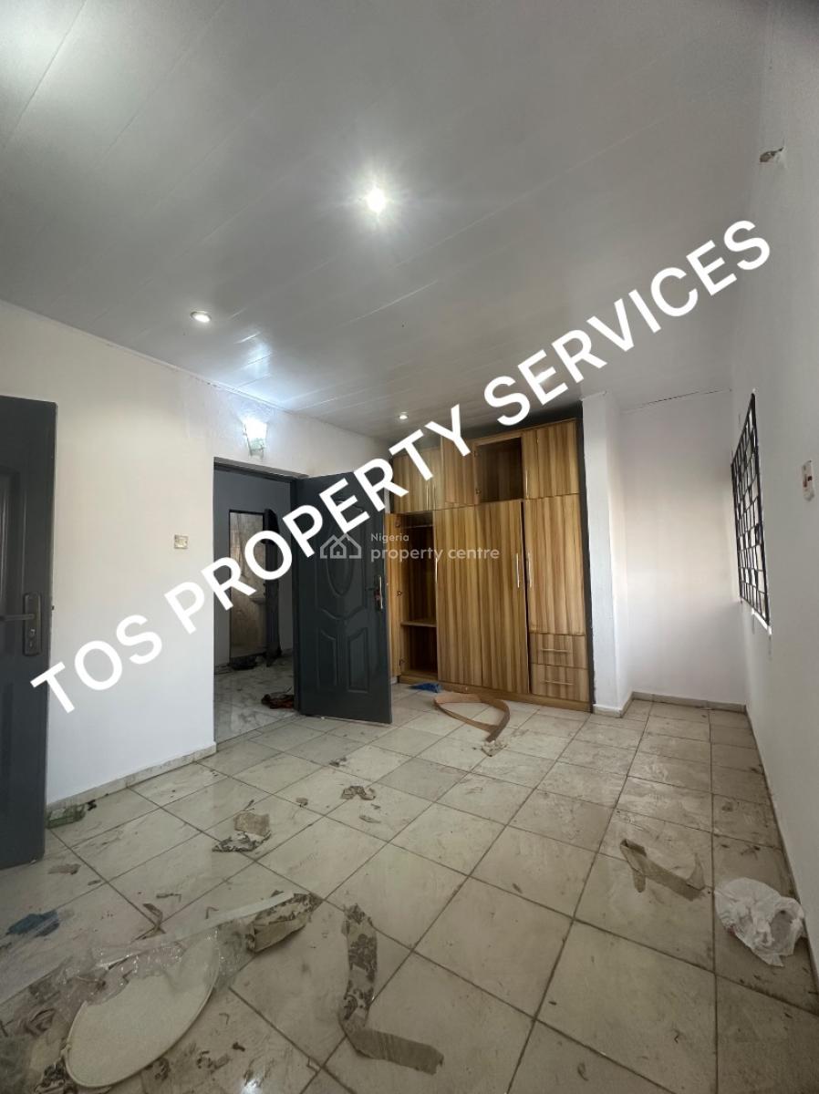 Lovely 3 Bedroom Flat + 2 Balconies, in a Lovely Neighbourhood, Yaba, Lagos, Flat / Apartment for Rent