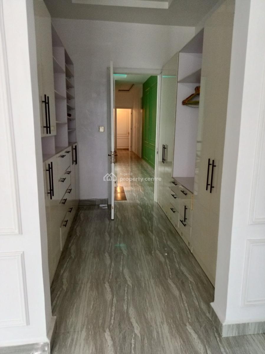 Executive Large 4 Bedroom with Bq 4 Car Park, Ologolo, Lekki, Lagos, Semi-detached Duplex for Rent