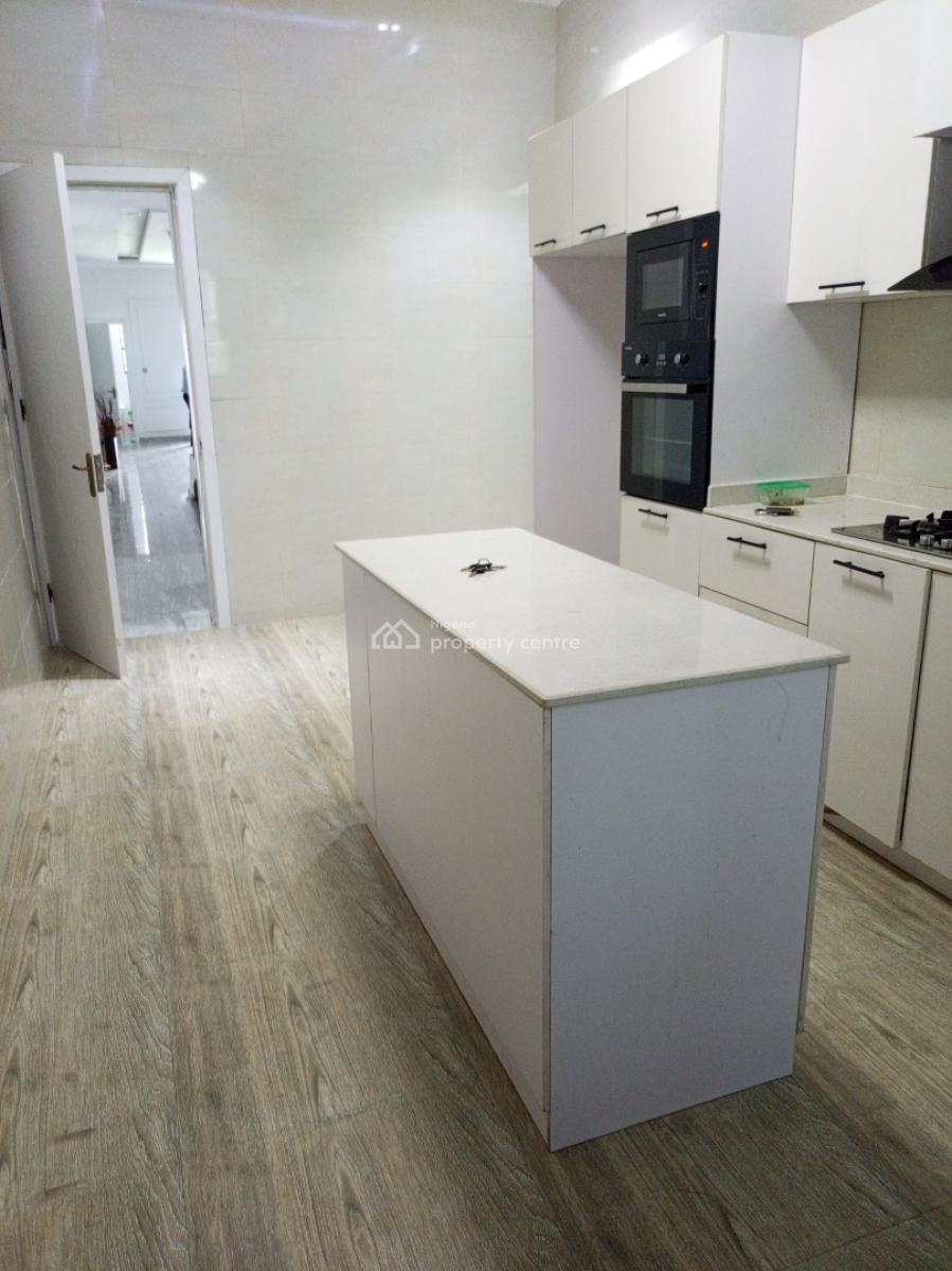 Executive Large 4 Bedroom with Bq 4 Car Park, Ologolo, Lekki, Lagos, Semi-detached Duplex for Rent