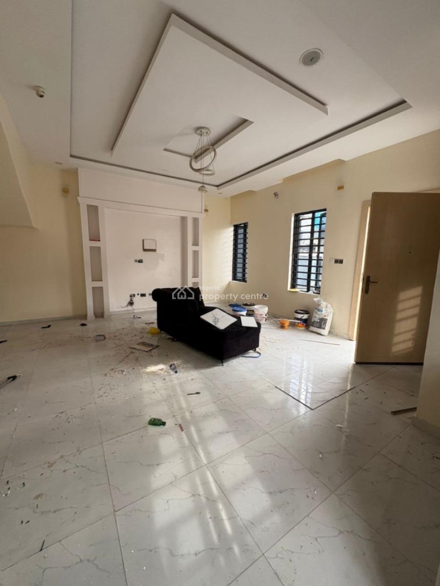 Neatly Renovated Studio Apartment with Excellent Facilities, Lekki, Lagos, Flat / Apartment for Rent