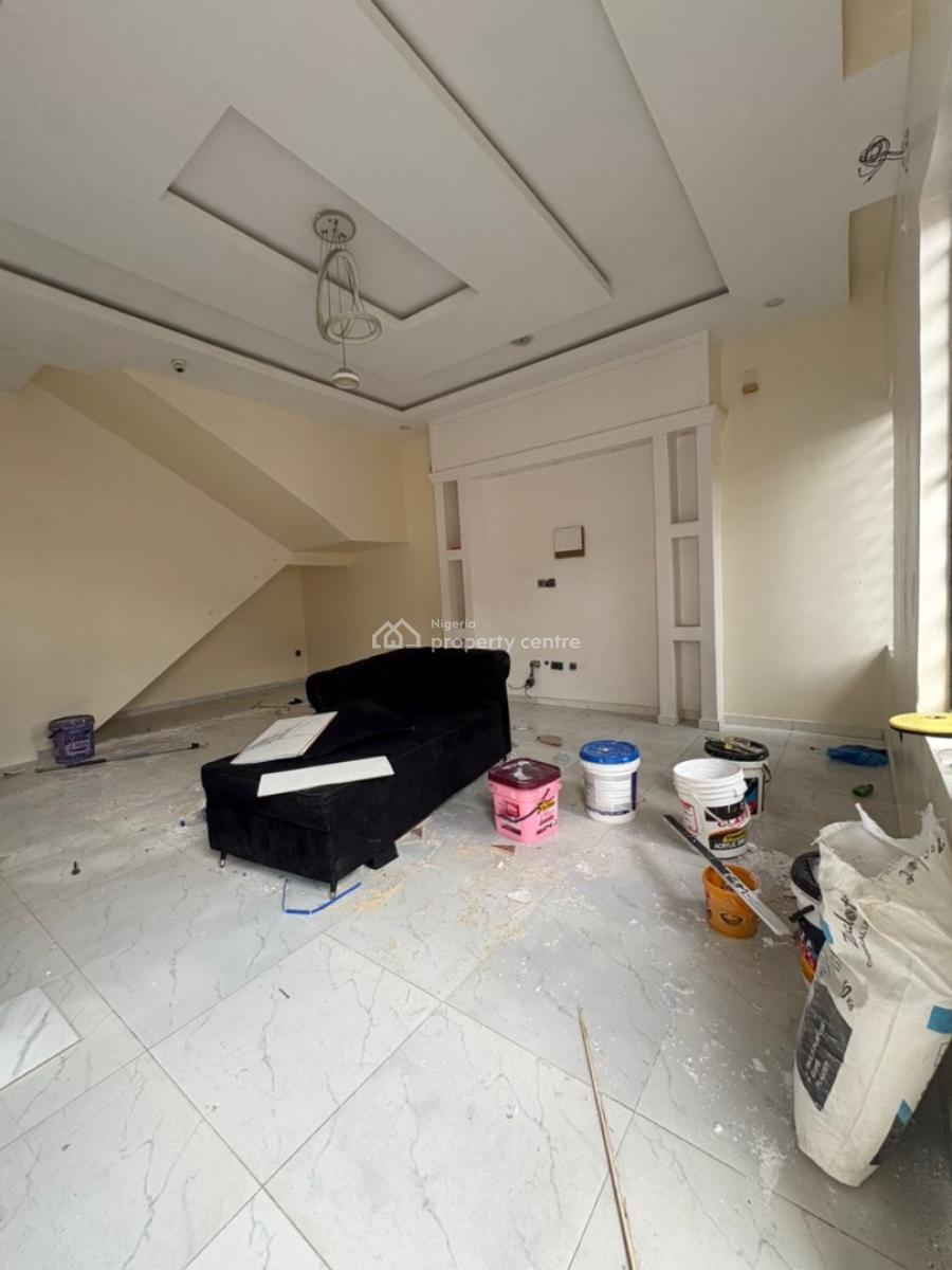 Neatly Renovated Studio Apartment with Excellent Facilities, Lekki, Lagos, Flat / Apartment for Rent