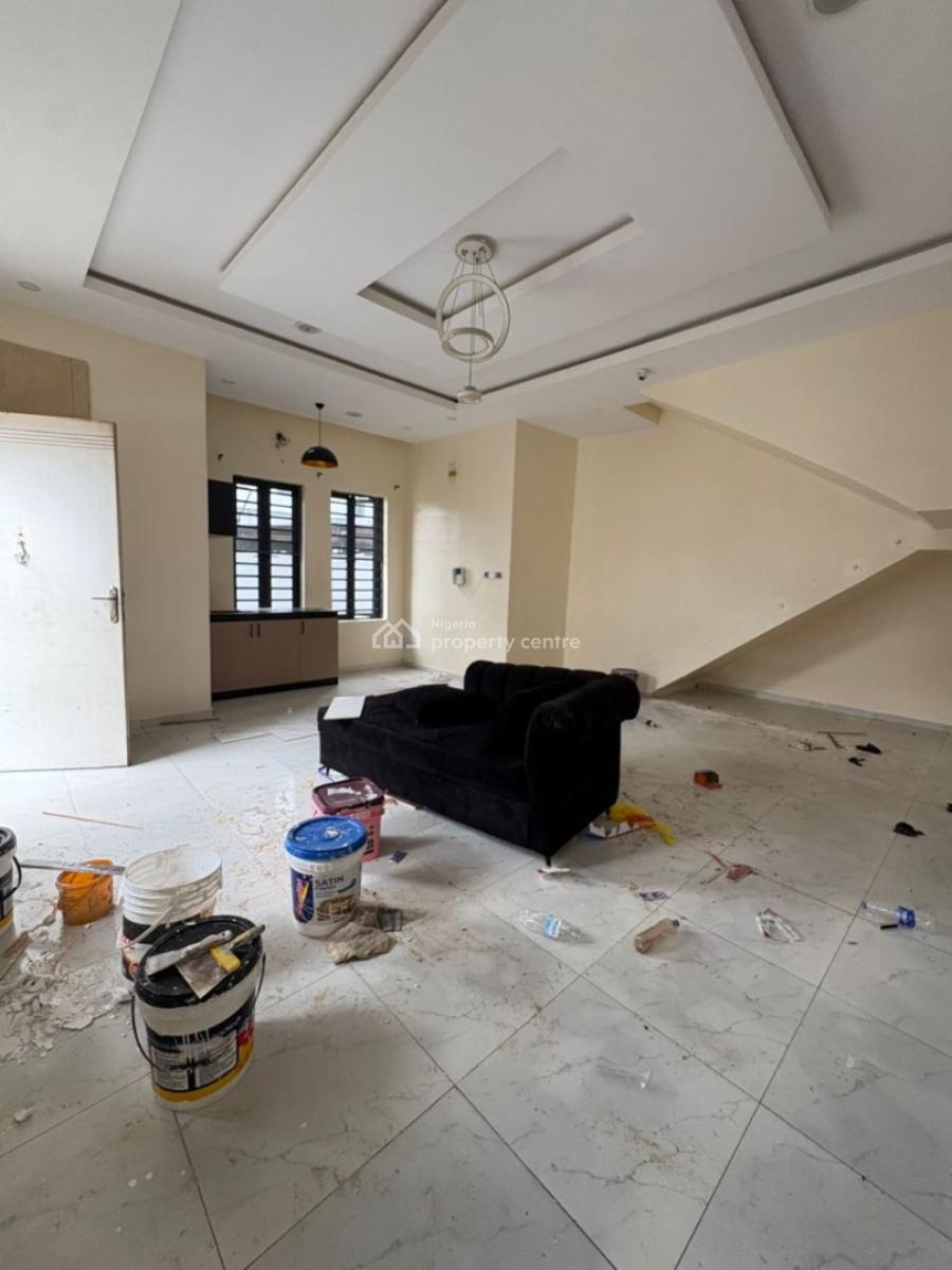 Neatly Renovated Studio Apartment with Excellent Facilities, Lekki, Lagos, Flat / Apartment for Rent