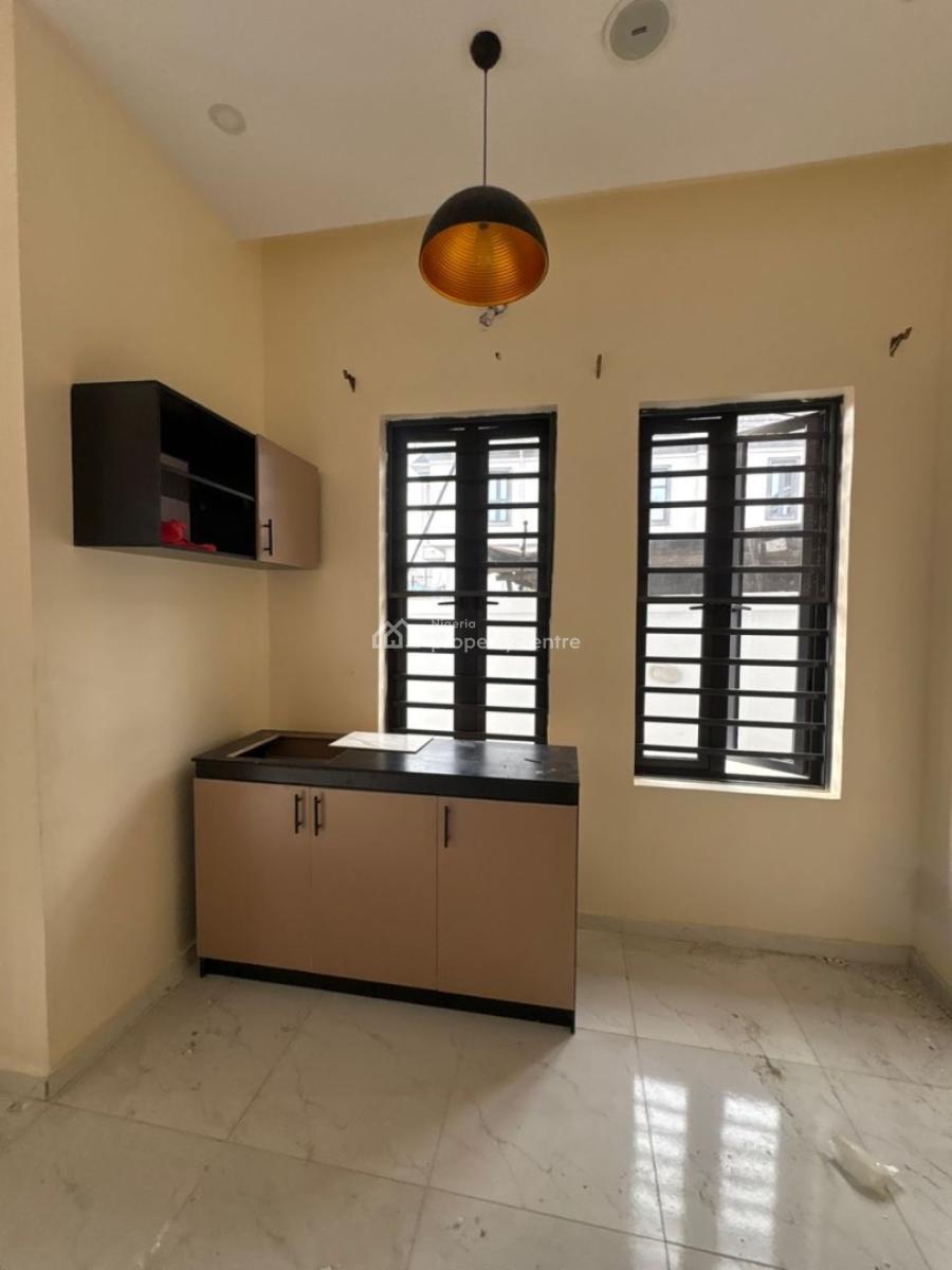 Neatly Renovated Studio Apartment with Excellent Facilities, Lekki, Lagos, Flat / Apartment for Rent
