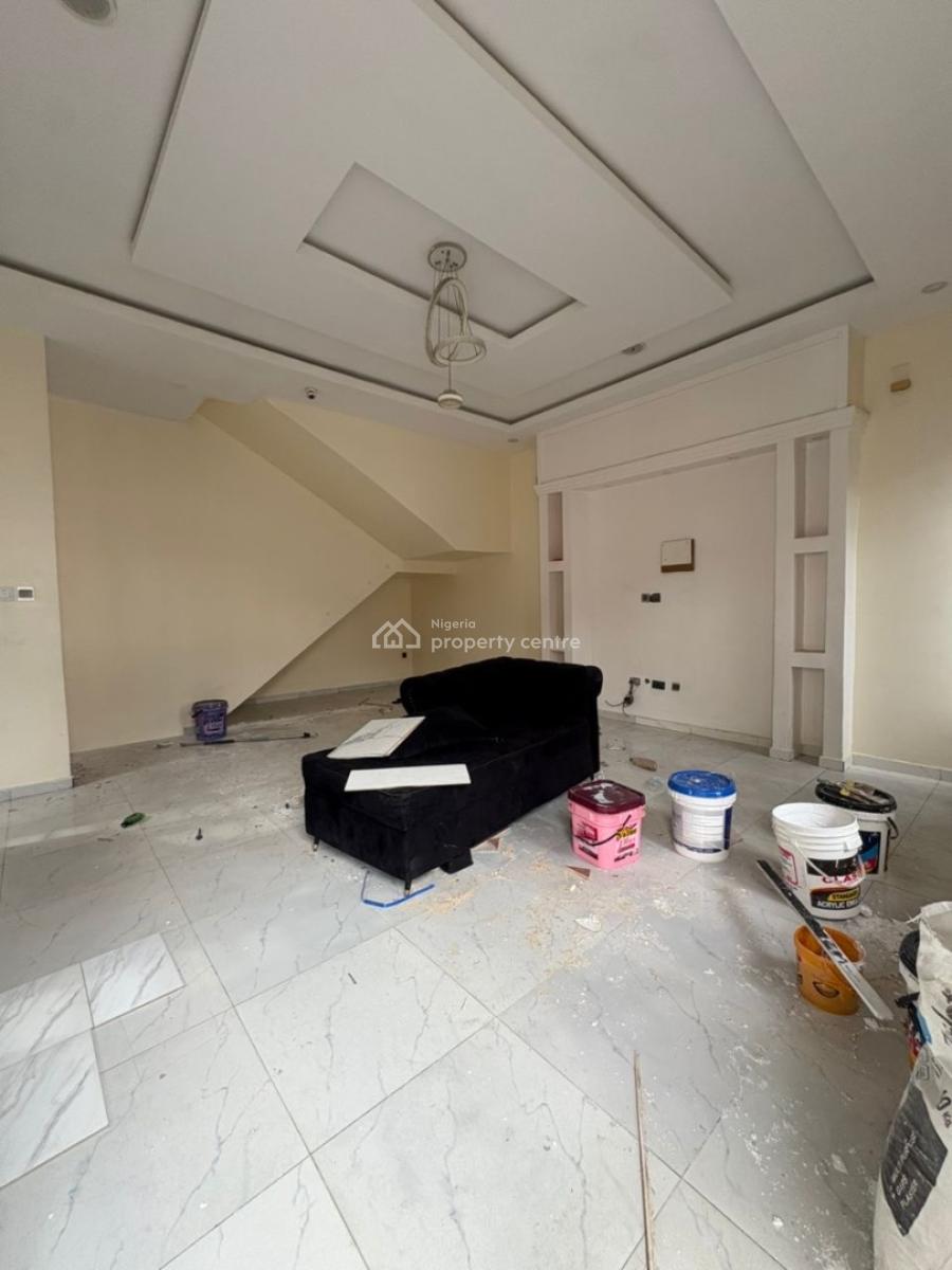 Neatly Renovated Studio Apartment with Excellent Facilities, Lekki, Lagos, Flat / Apartment for Rent