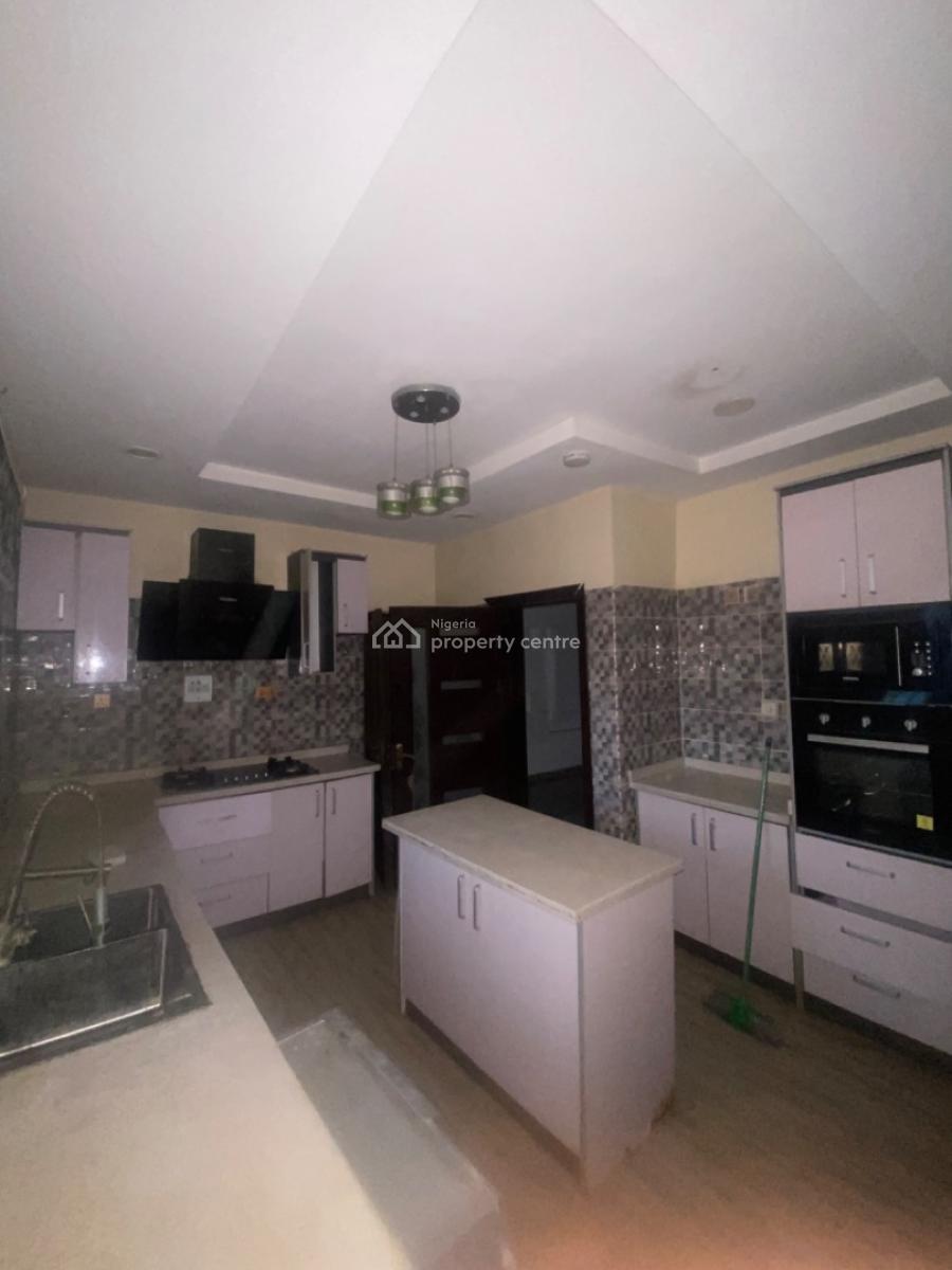 Luxury 3 Bedroom Apartment Upstairs, Behind Blenco, Sangotedo, Ajah, Lagos, Flat / Apartment for Rent