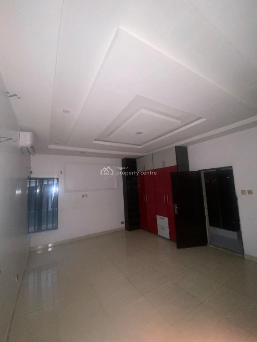 Luxury 3 Bedroom Apartment Upstairs, Behind Blenco, Sangotedo, Ajah, Lagos, Flat / Apartment for Rent
